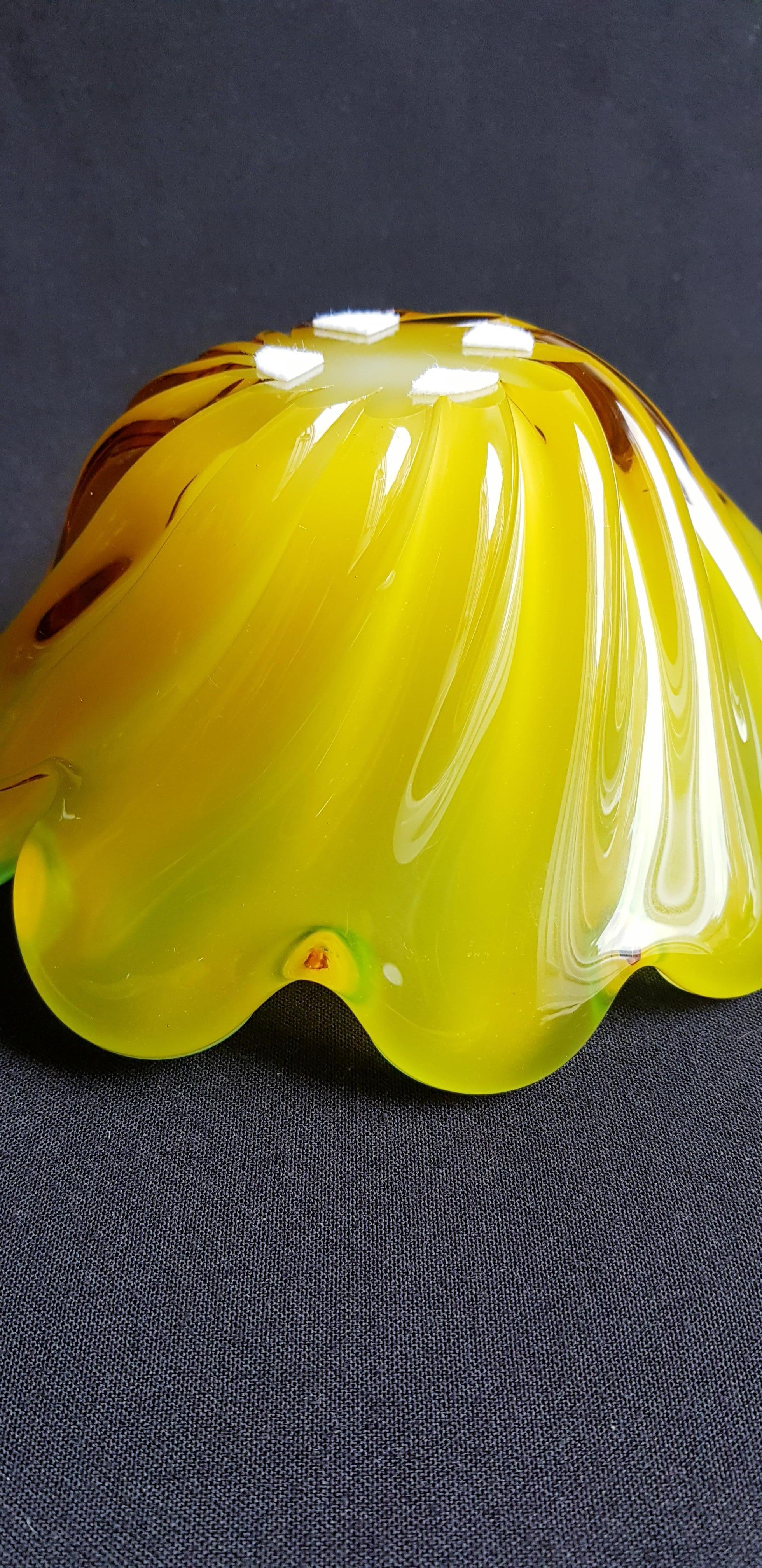 Antique murano glass opal leaf bowl by Archimede Seguso  For Sale 1