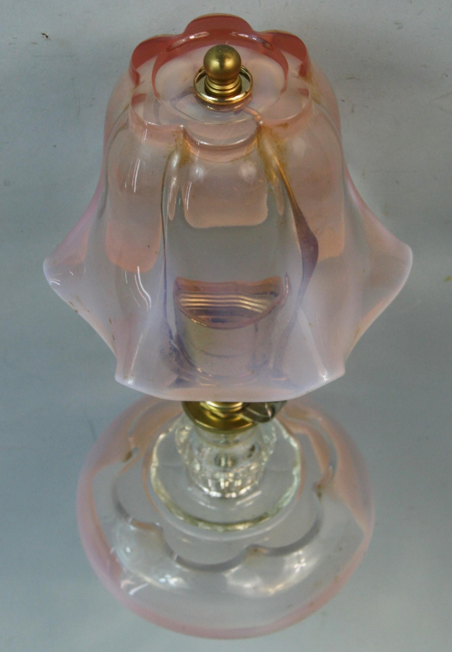Paire de lampes de bureau anciennes en verre de Murano rose et verre transparent des années 1940 en vente 5