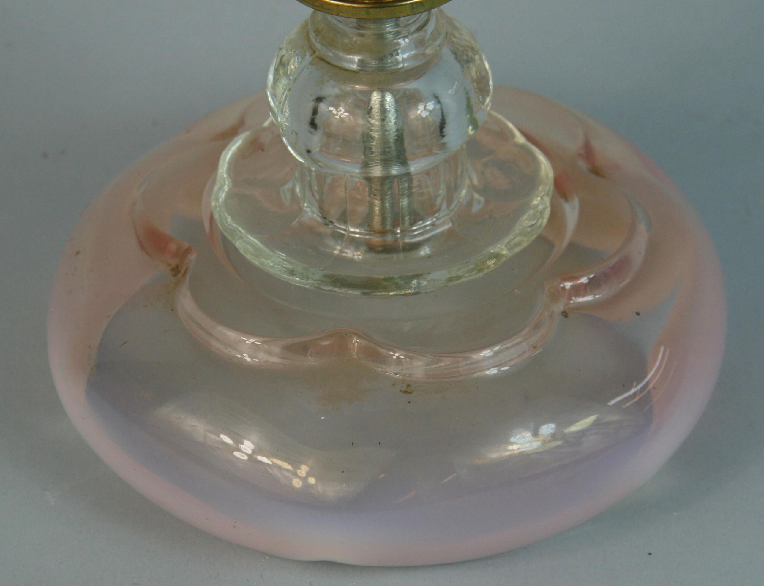 Milieu du XXe siècle Paire de lampes de bureau anciennes en verre de Murano rose et verre transparent des années 1940 en vente