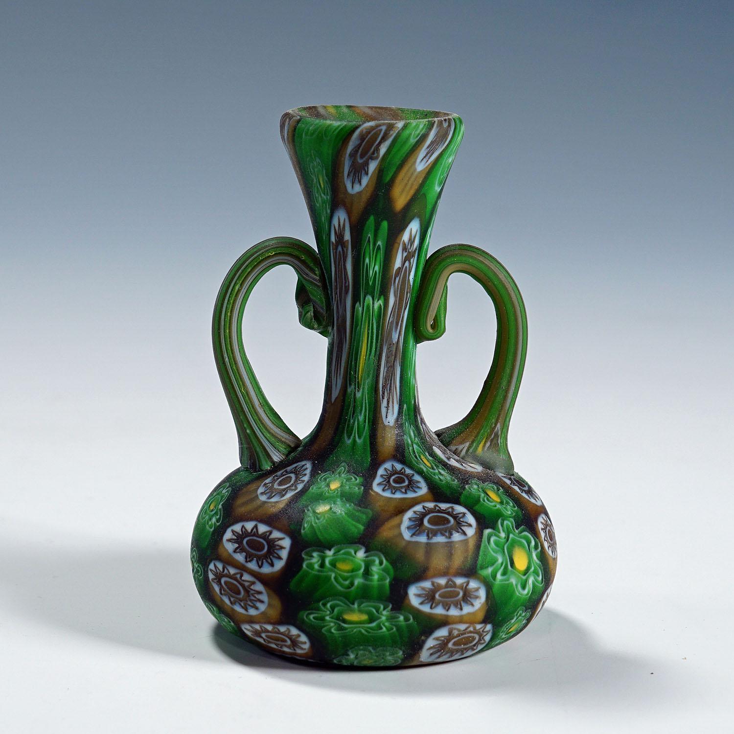 Jarrón antiguo de Murano con asas, Fratelli Toso Murano ca. 1920s Italiano en venta