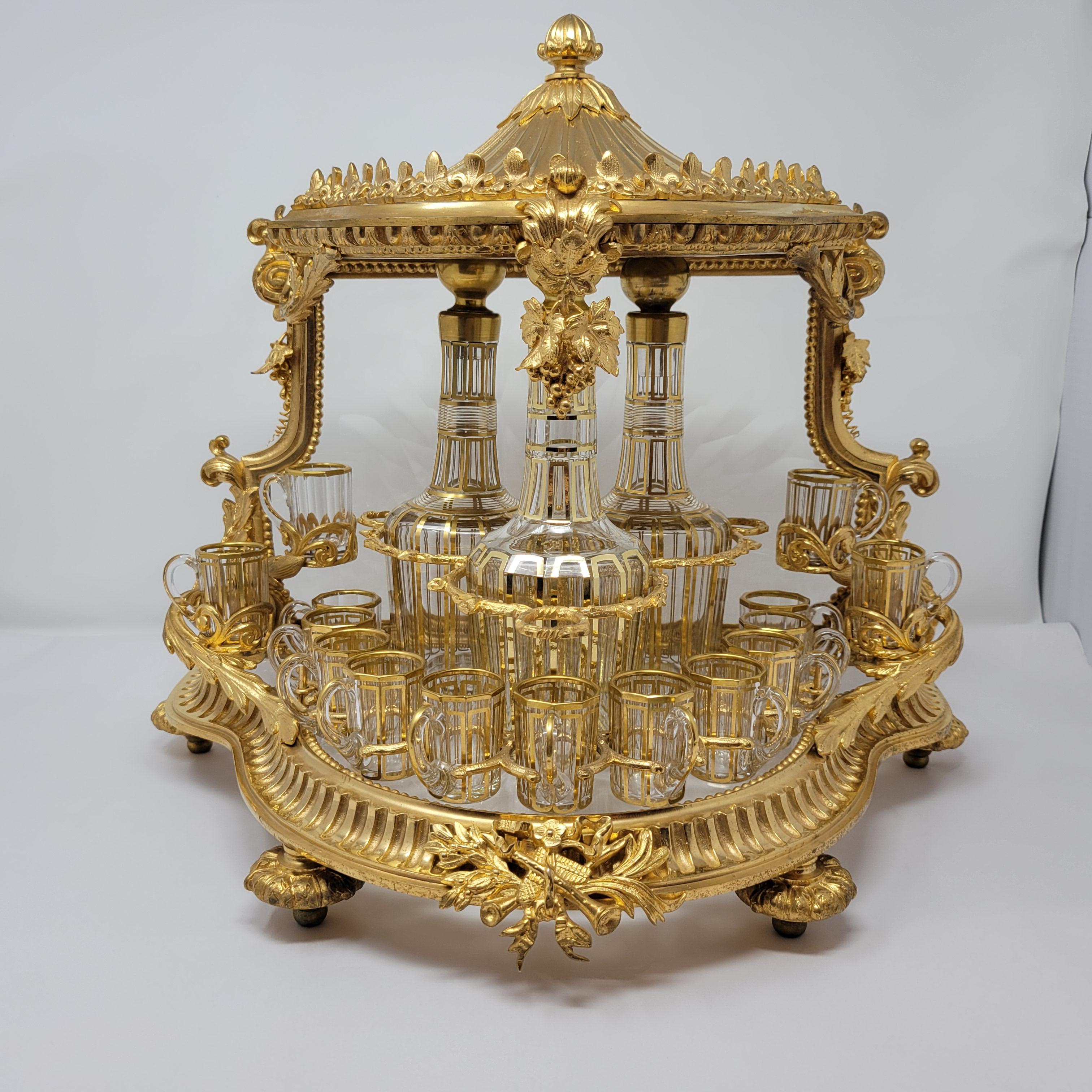 Antique 19th Century French Baccarat Crystal & Ormolu Cave à Liqueur, Circa 1890 In Good Condition In New Orleans, LA