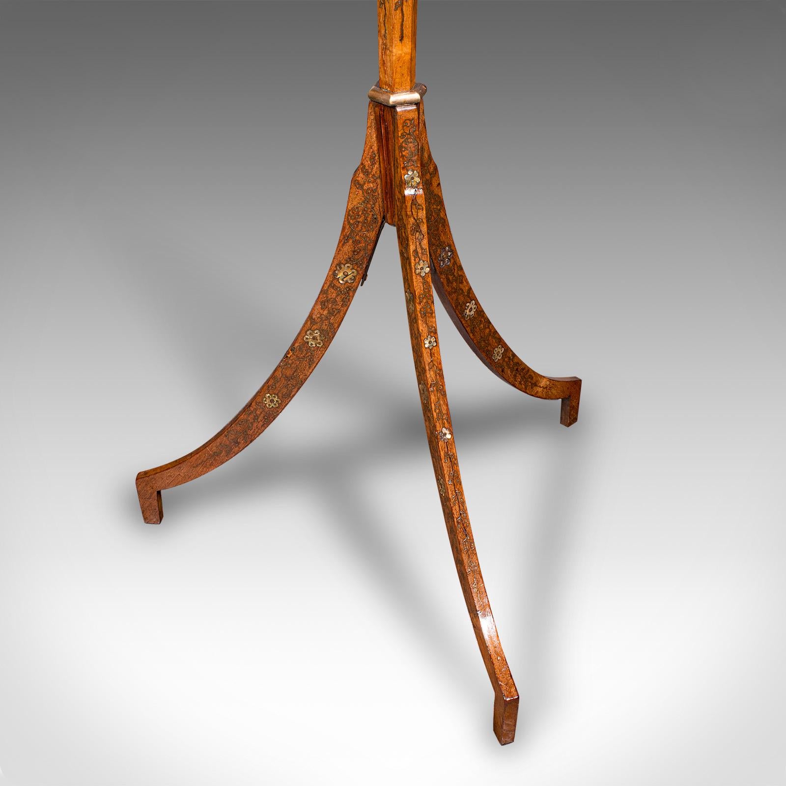 Stand de récital de musique ancien, anglais, noyer, réglable, Regency, Circa 1820 en vente 4