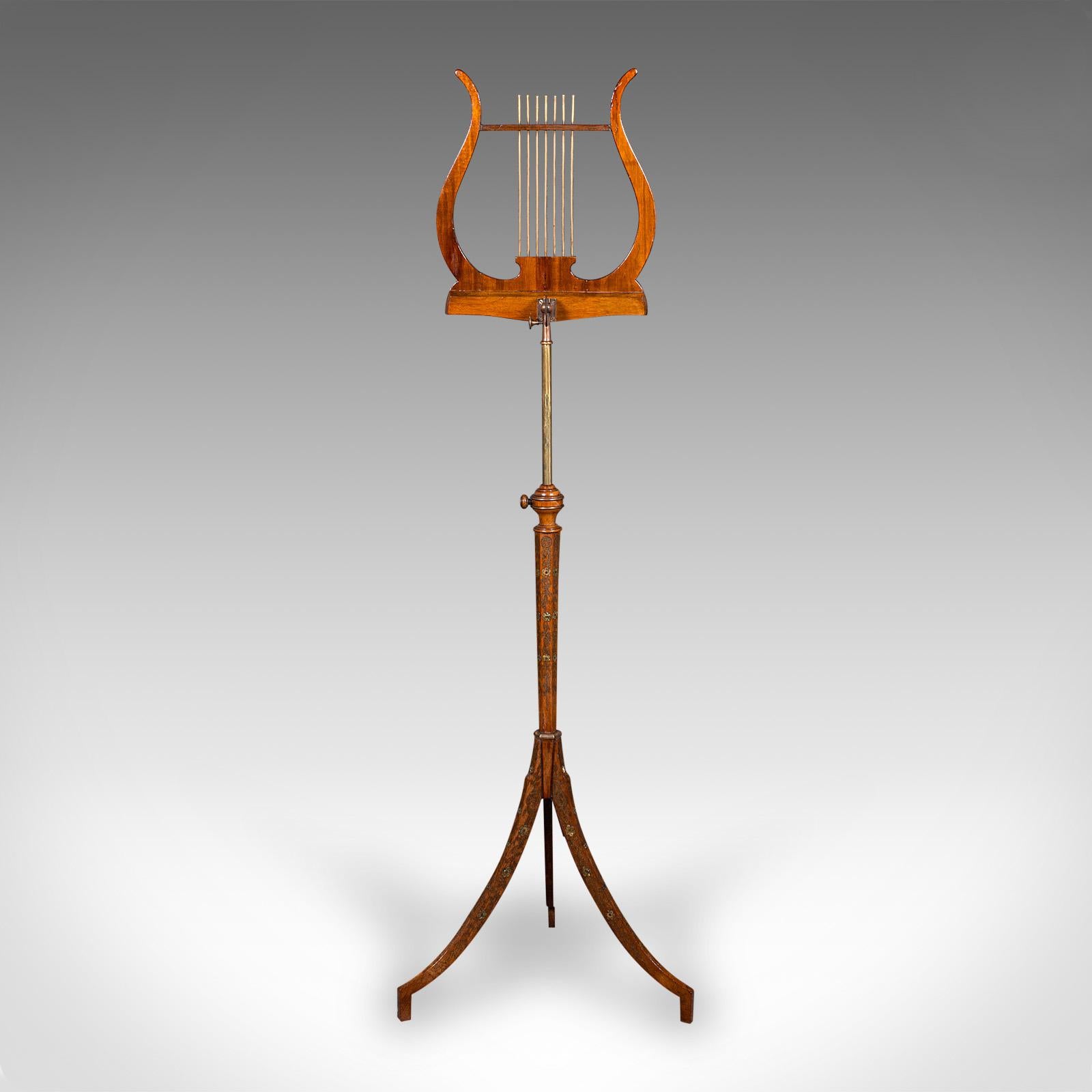 Stand de récital de musique ancien, anglais, noyer, réglable, Regency, Circa 1820 Bon état - En vente à Hele, Devon, GB