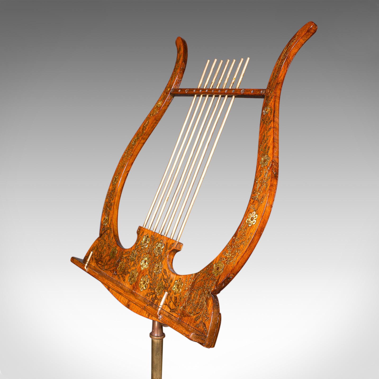 Laiton Stand de récital de musique ancien, anglais, noyer, réglable, Regency, Circa 1820 en vente