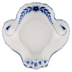 Antique Mussel-Shaped Bing & Grøndahl Bowl in Hand-Painted Porcelain