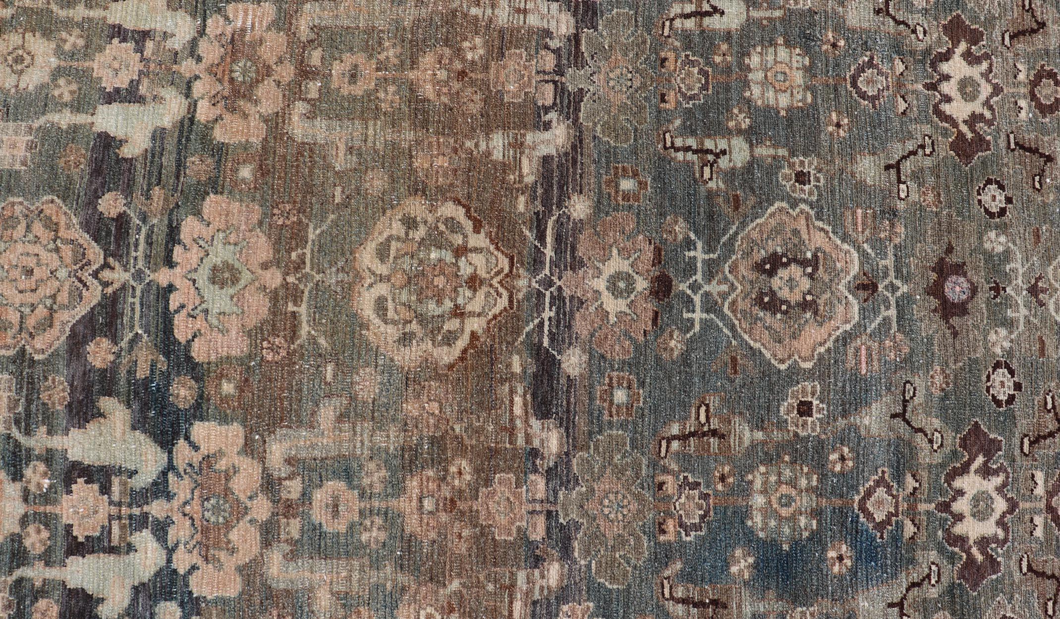 Antiker Nahavand-Teppich mit All-Over-sub-Geometrischem Design in gedämpften Farben (Stammeskunst) im Angebot