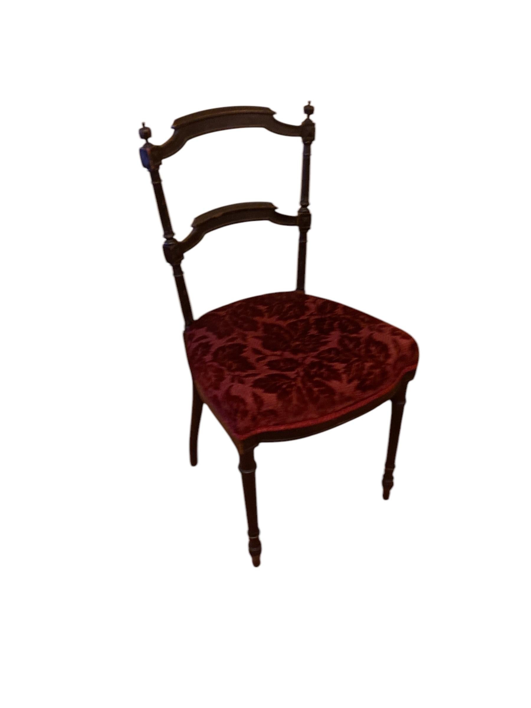 Chaise d'appoint Napolean III ancienne, tapisserie en velours rouge bordeaux en vente 4
