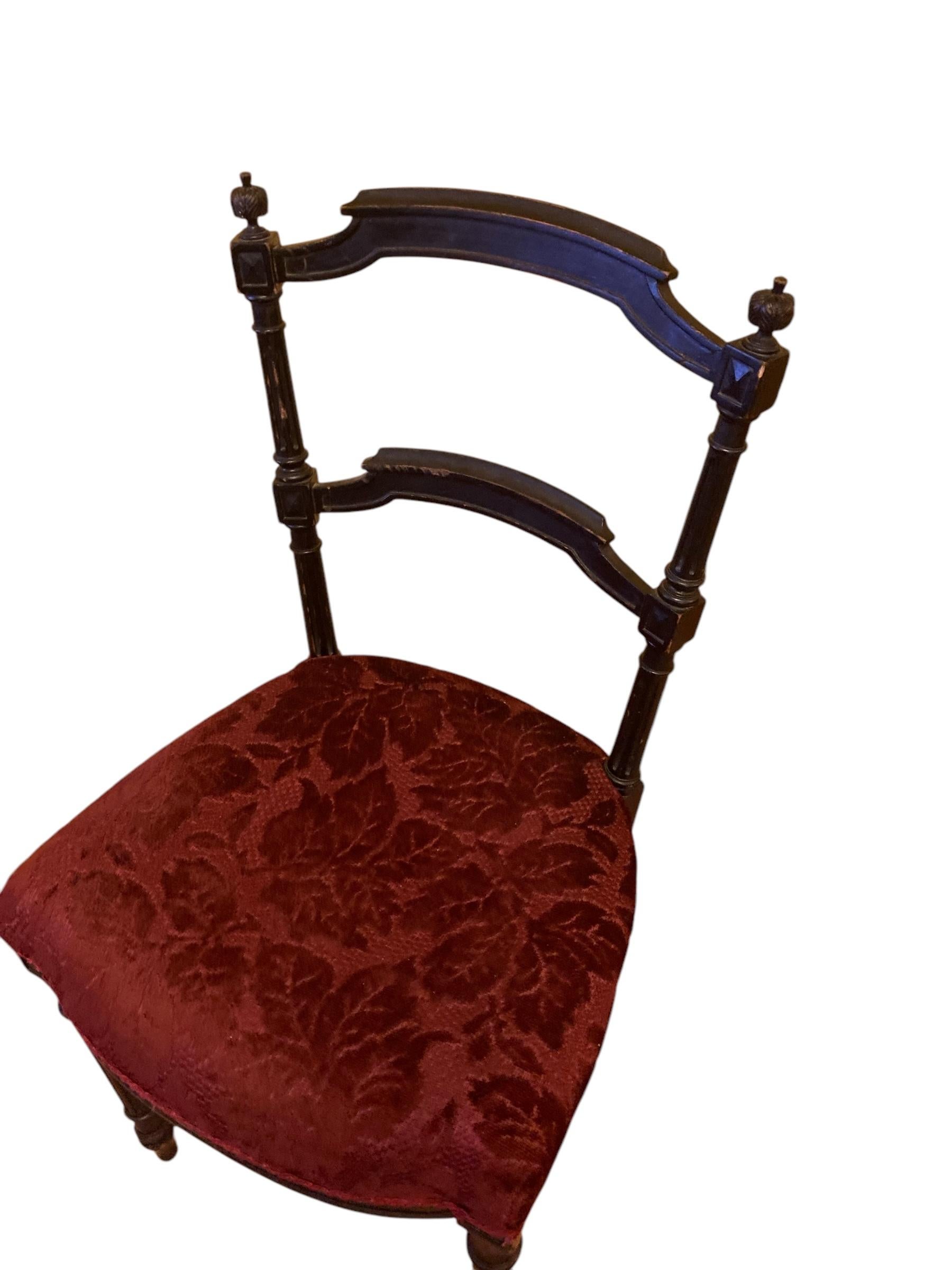Chaise d'appoint Napolean III ancienne, tapisserie en velours rouge bordeaux Bon état - En vente à Bishop's Stortford, GB