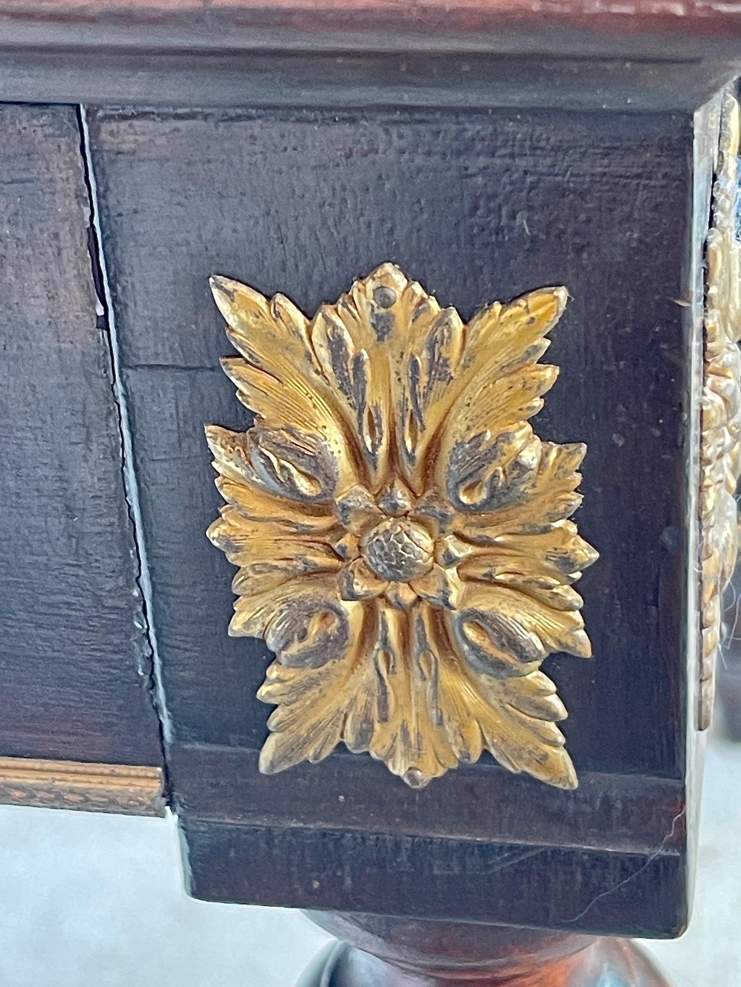 Ancienne table à cartes, console, Napoléon III, en Wood Foldes ébonisé en vente 9