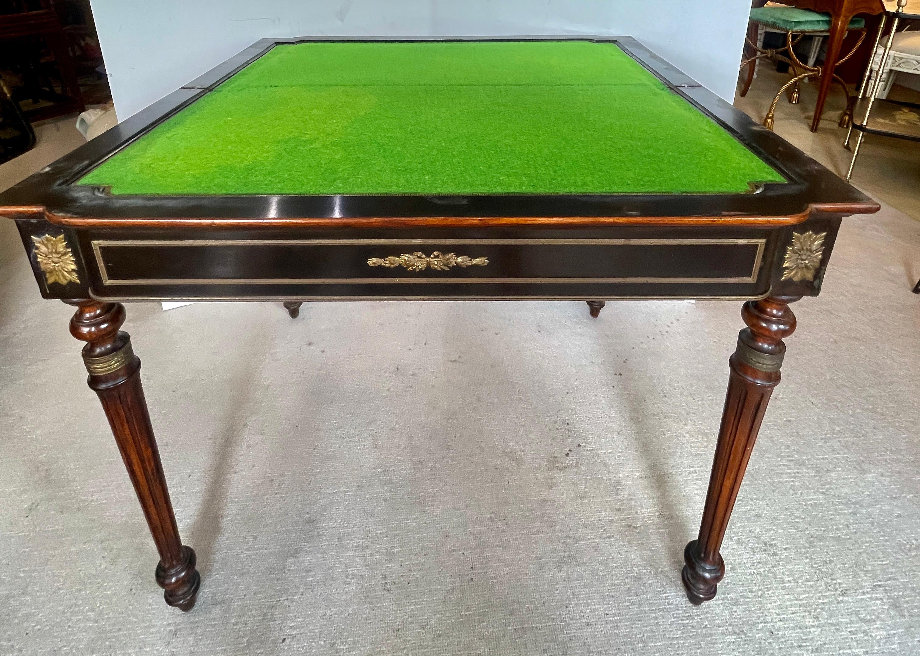 Français Ancienne table à cartes, console, Napoléon III, en Wood Foldes ébonisé en vente