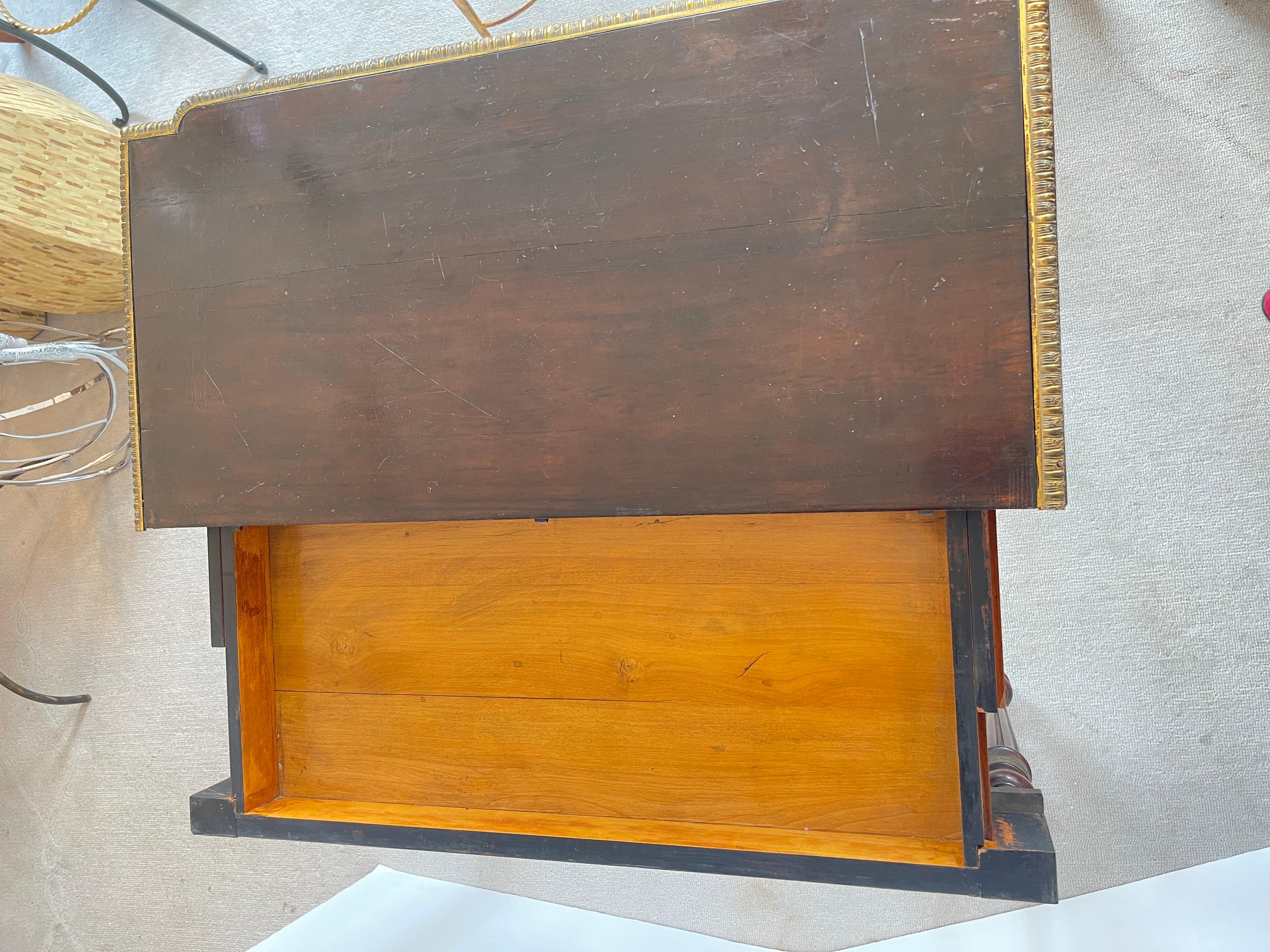 Fait main Ancienne table à cartes, console, Napoléon III, en Wood Foldes ébonisé en vente