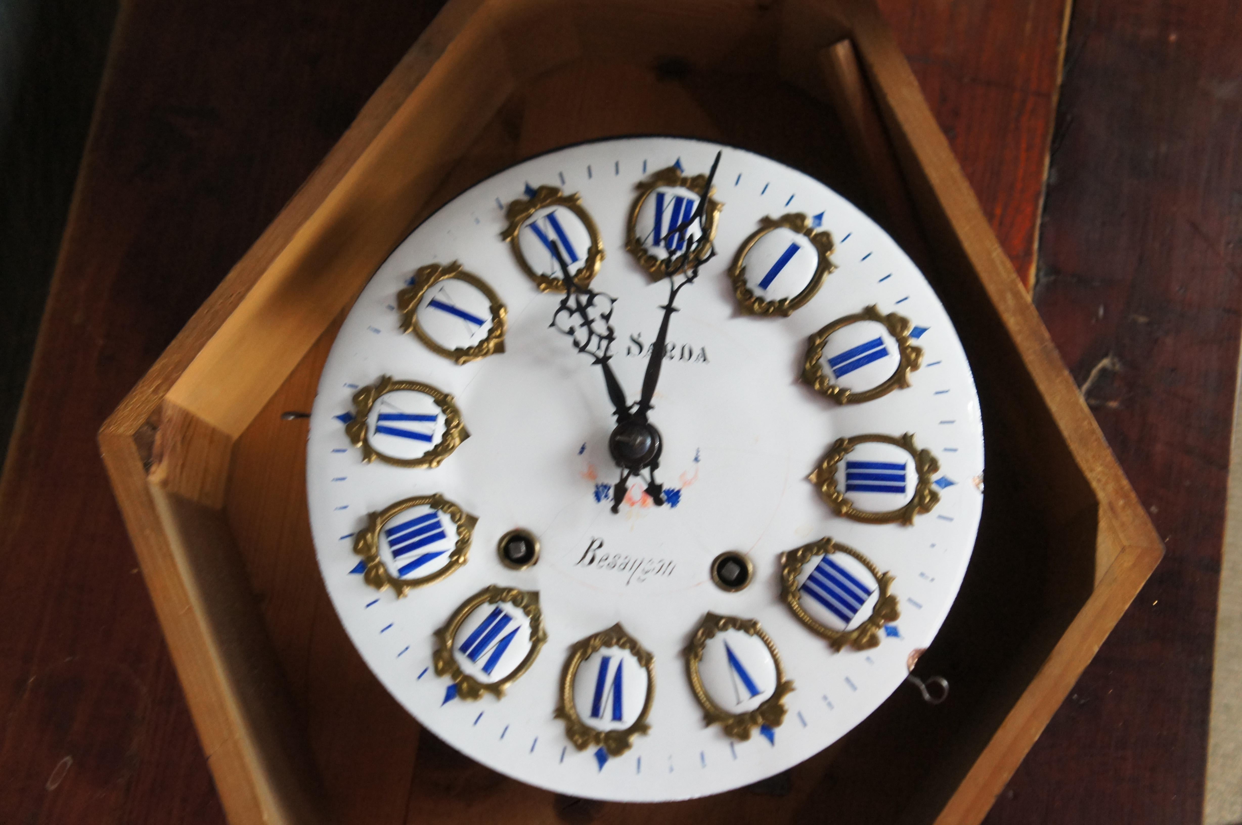Antique Napoleon III French 19th C. Ebonized Mother of Pearl Inlaid Wall Clock (Orologio da parete intarsiato in madreperla) in vendita 3