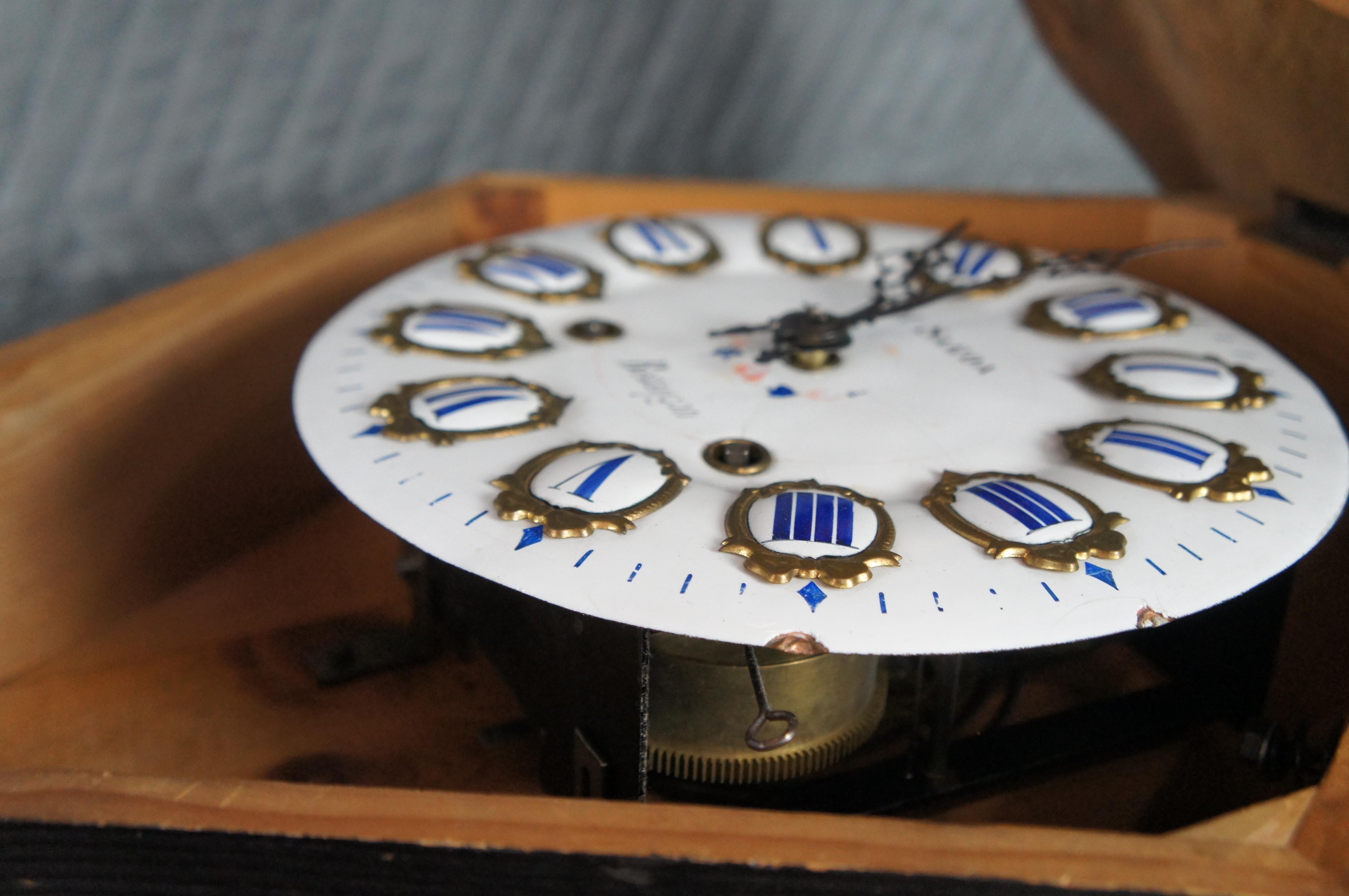 Antique Napoleon III French 19th C. Ebonized Mother of Pearl Inlaid Wall Clock (Orologio da parete intarsiato in madreperla) in vendita 5