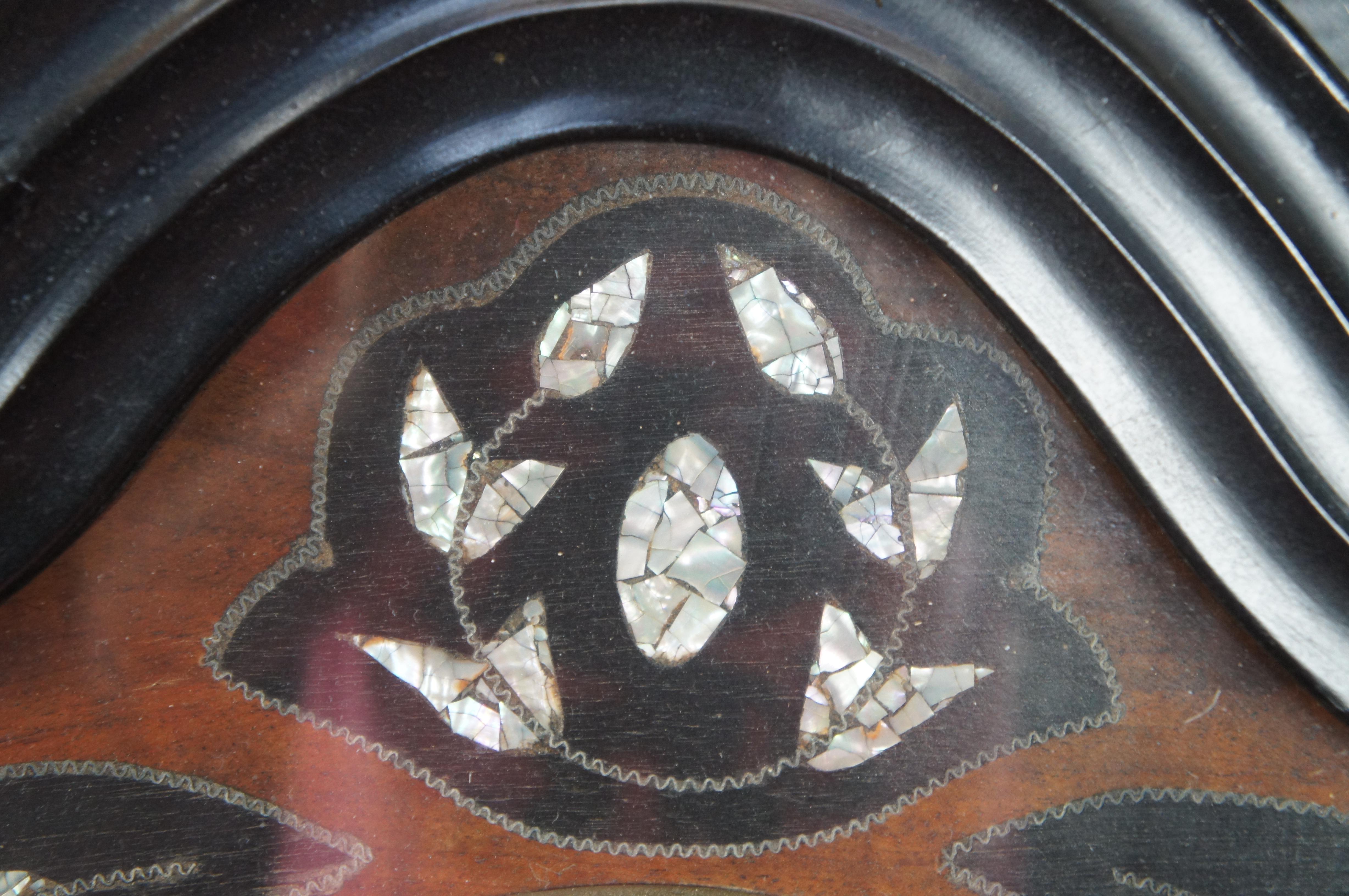 Antique Napoleon III French 19th C. Ebonized Mother of Pearl Inlaid Wall Clock (Orologio da parete intarsiato in madreperla) In condizioni buone in vendita a Dayton, OH