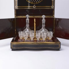 Antique French Cellar/ Scatola per liquori/ Decantatori di vetro / 1830