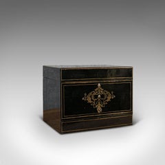 Antigua licorera Napoleón III, francesa, caja de licores, decantadores de cristal, 1830