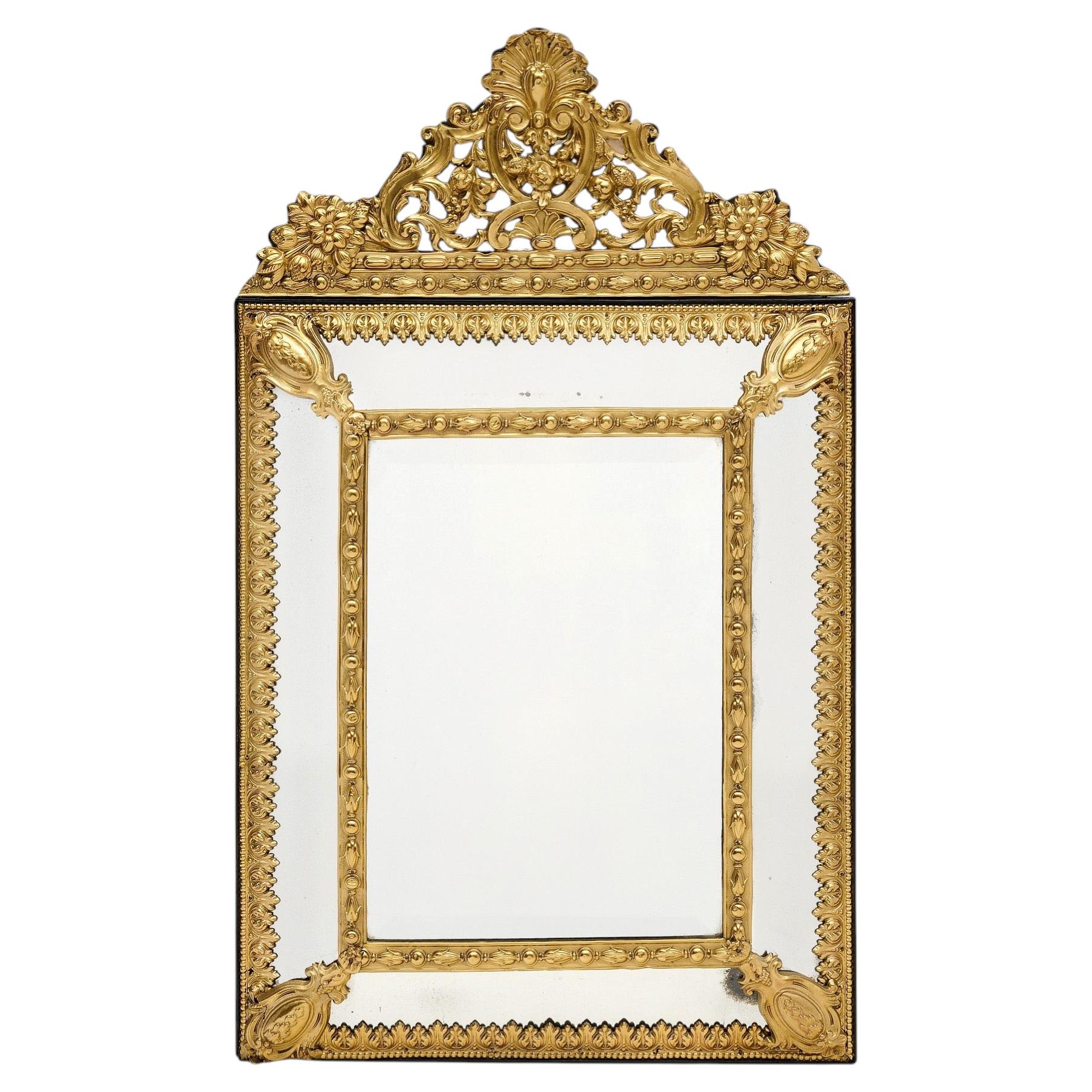 Antique Mirror di Napoleone III, cornice in bronzo ormolato, design a corona, 1880