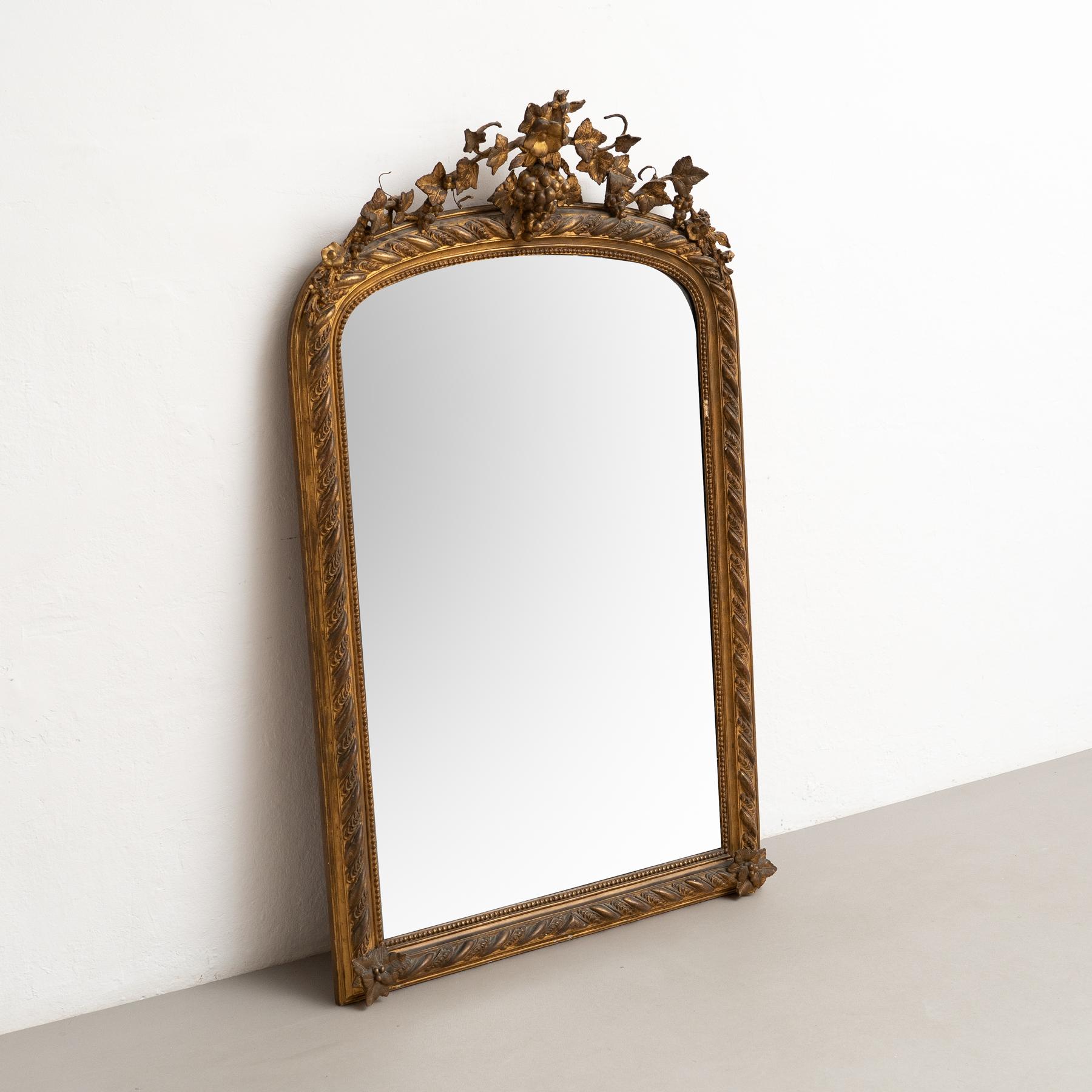 Antique Napoleon III Style Gilded Wood and Stucco Mirror, Early 20th Century For Sale 1