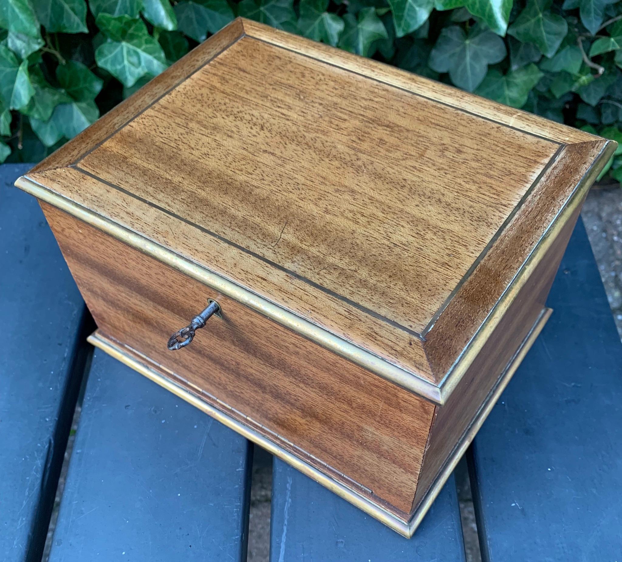 French Napoleon III Handcrafted Nutwood Cigar Humidor Box with Brass Edging and Inlay For Sale