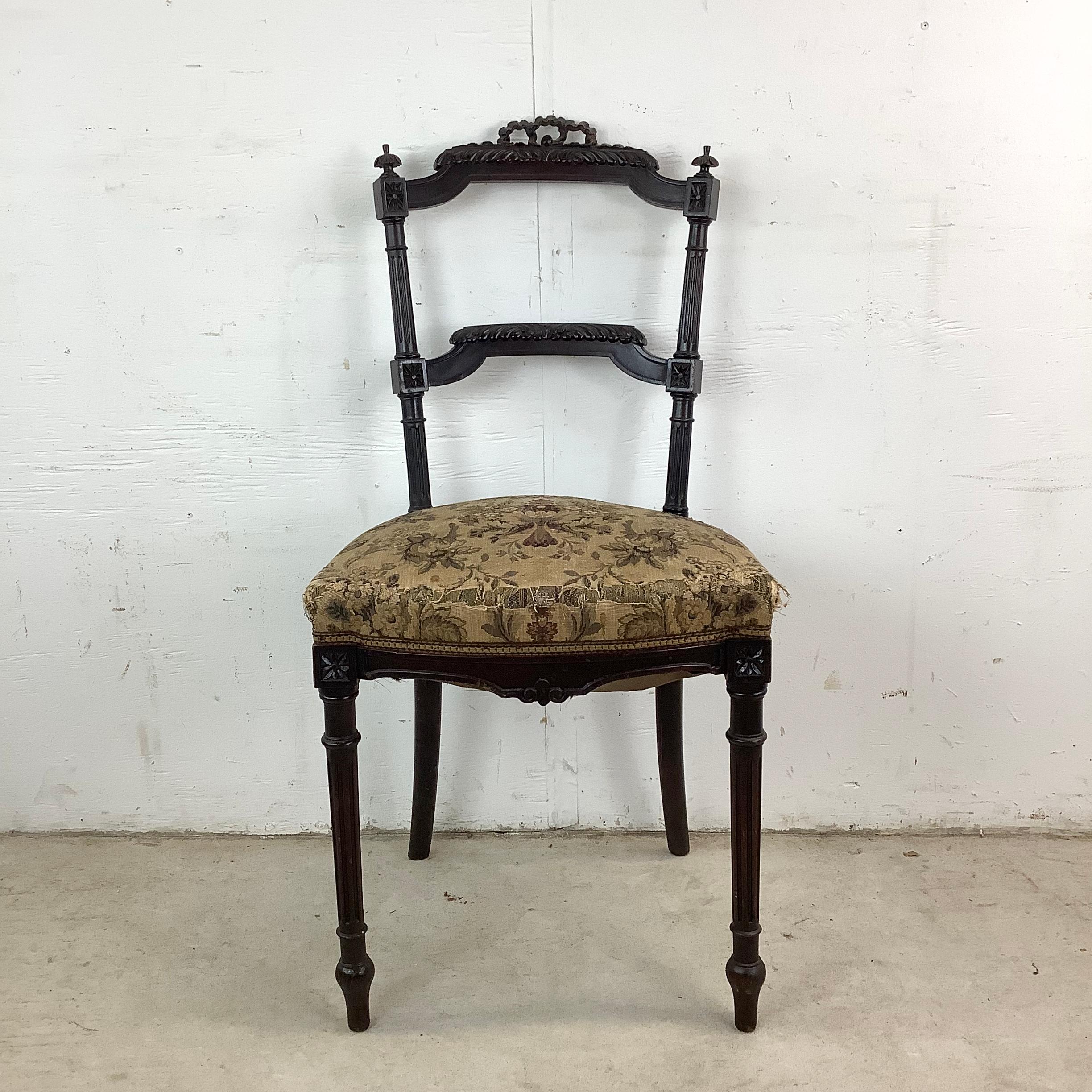 Inconnu Chaise d'appoint ancienne de style Napoléon III en vente