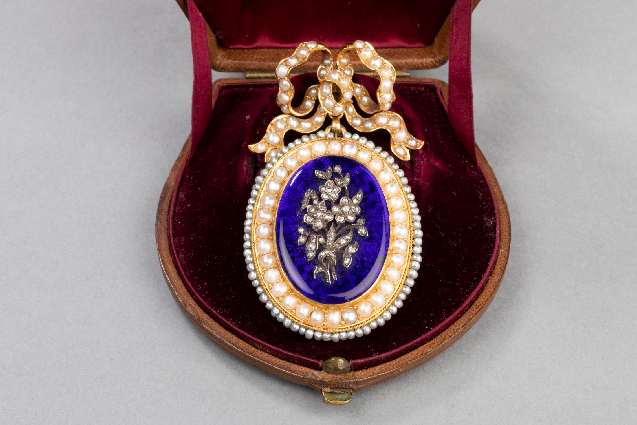 Antique Napoleon III Locket, Gold Enamel and Pearls 1