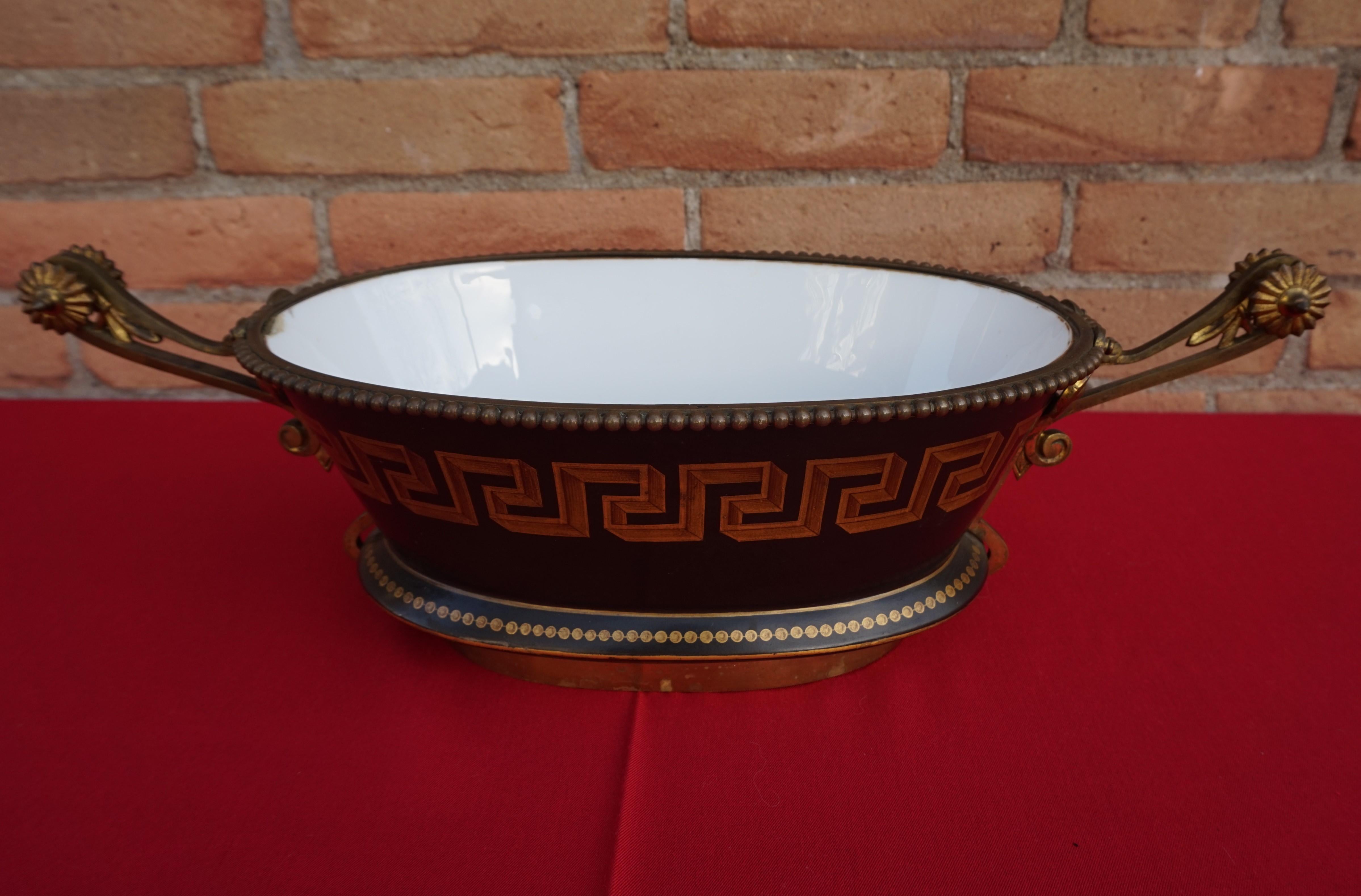 Antique Napoleon Style Bronze & Opaline Jardinière with Hand Painted Key Pattern In Good Condition In Lisse, NL