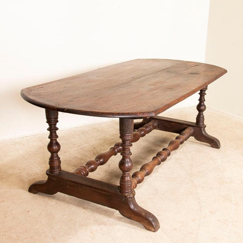 Table de salle à manger coloniale espagnole ancienne en bois de Narra Bon état - En vente à Round Top, TX