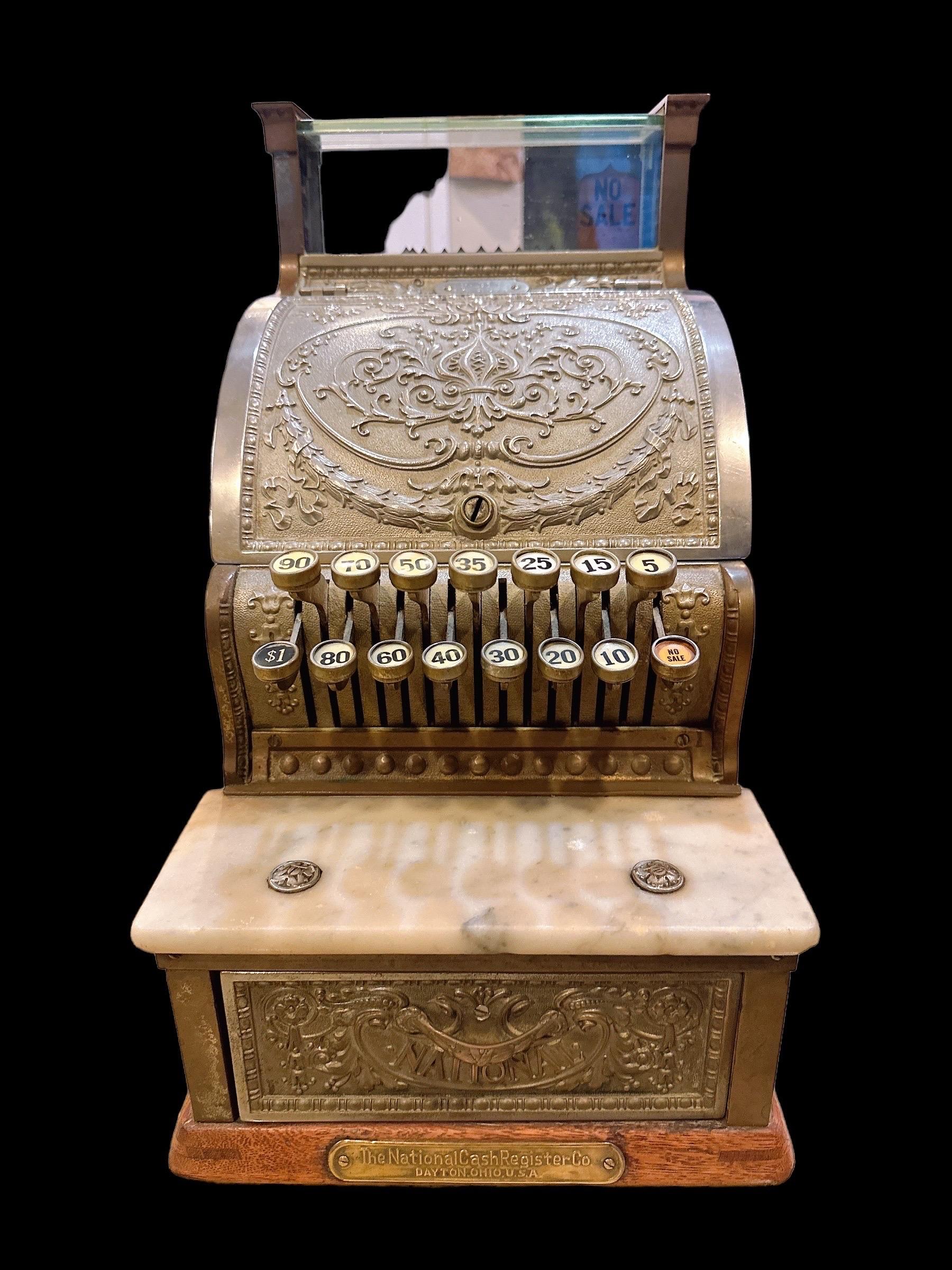 Ancienne caisse enregistreuse nationale avec la clé en vente 5