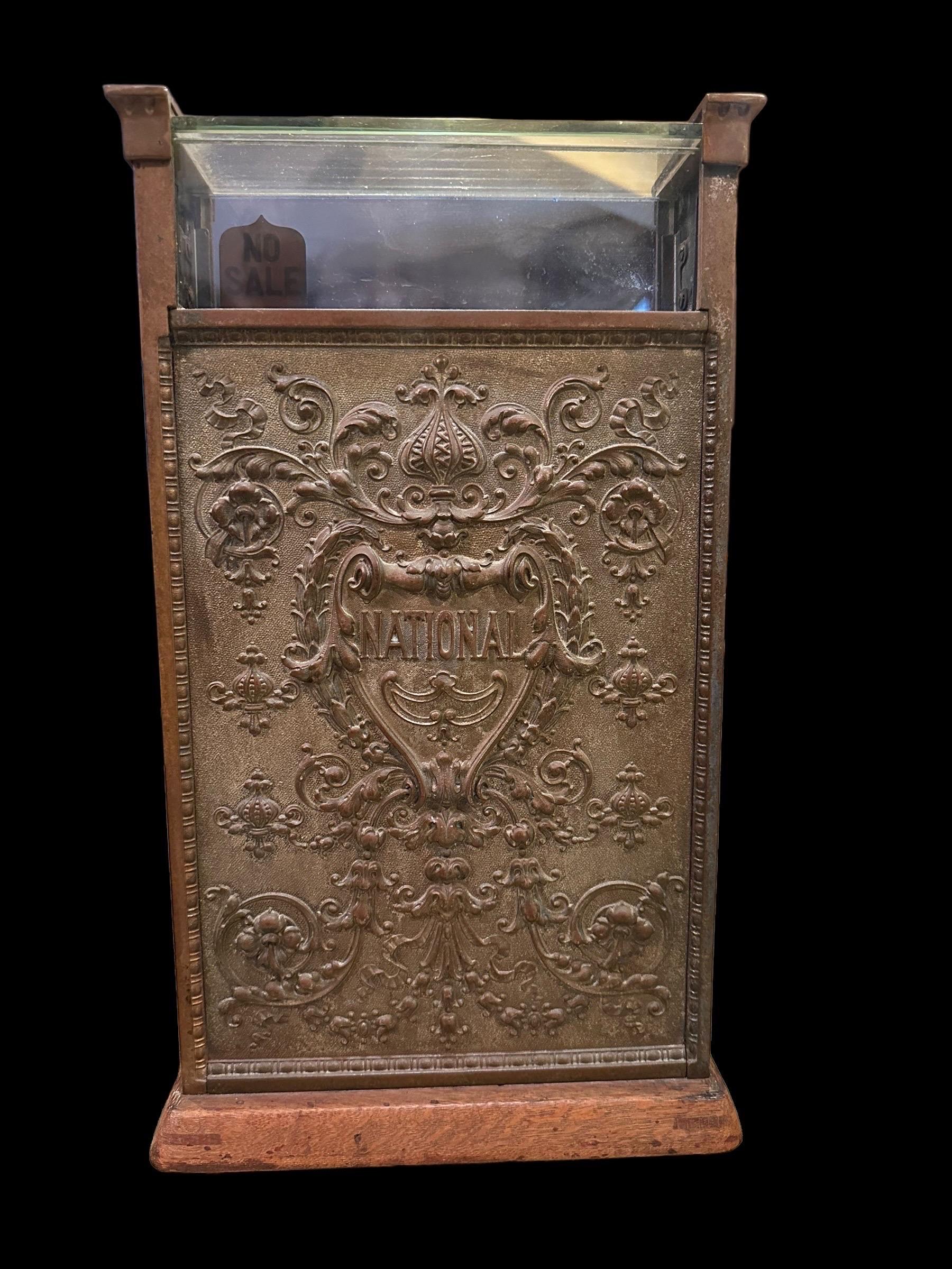 Début du 20ème siècle Ancienne caisse enregistreuse nationale avec la clé en vente