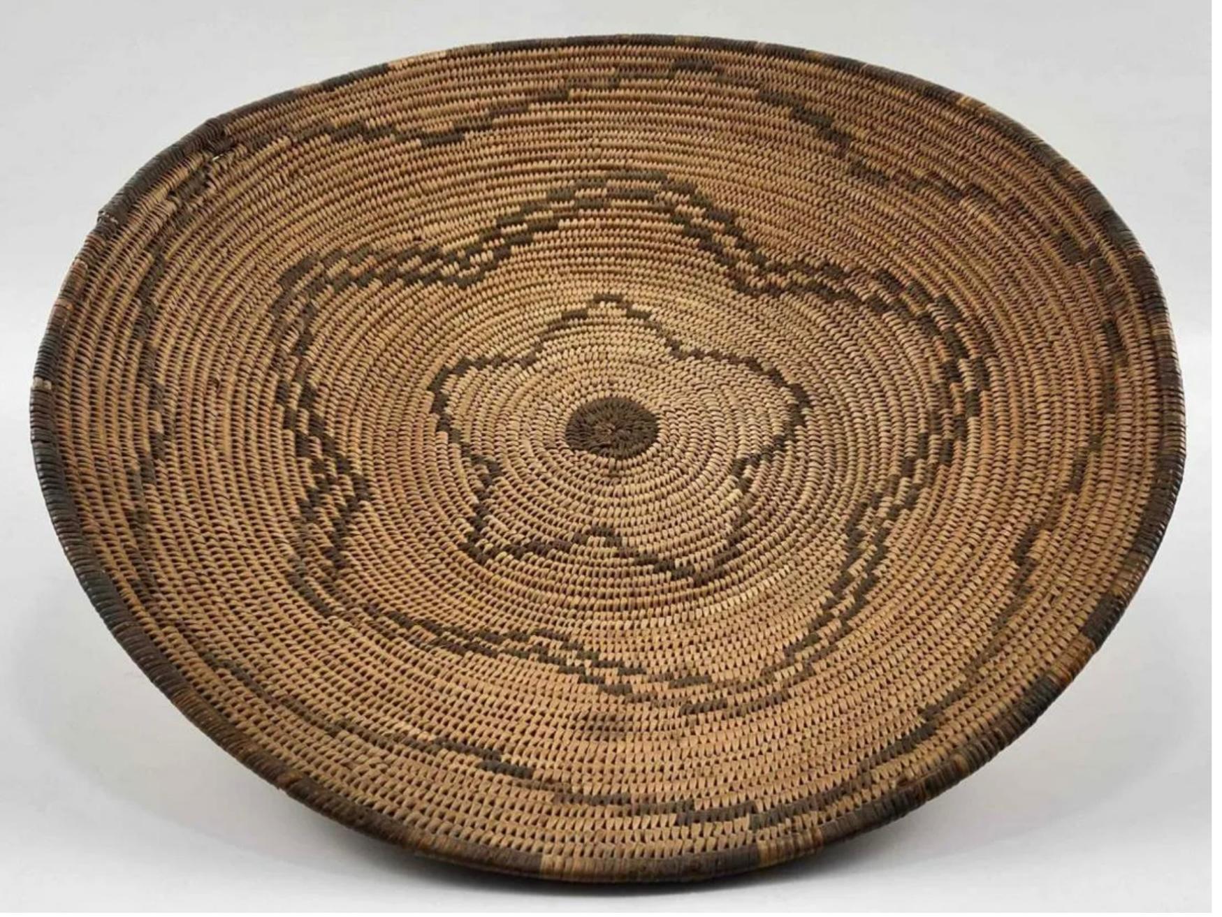 Antique Native American Apache Woven Basket In Good Condition For Sale In Bradenton, FL