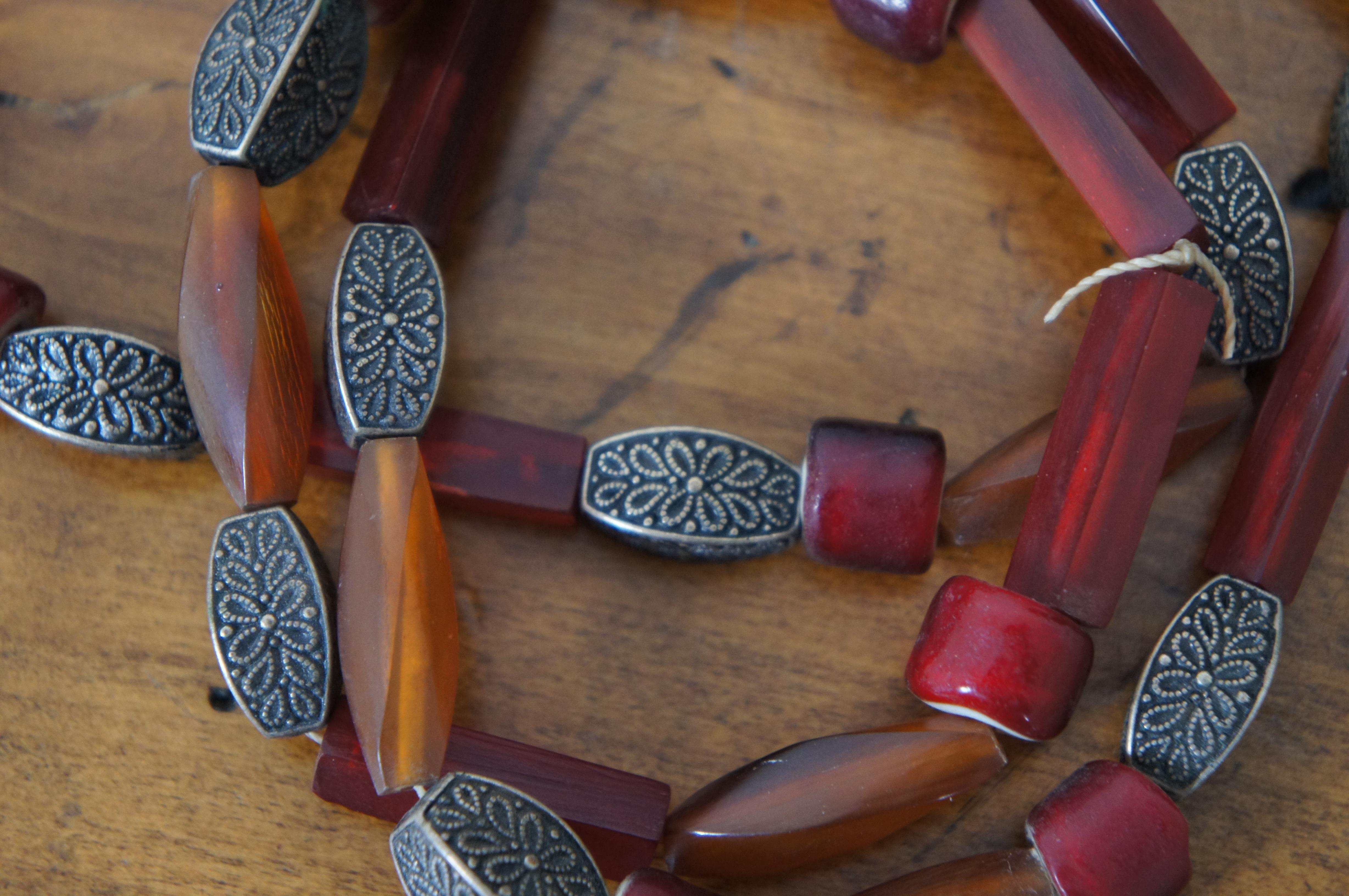 Antike Native American Bakelit Perle Vogelkralle Talon Anhänger Anweisung Halskette (20. Jahrhundert) im Angebot