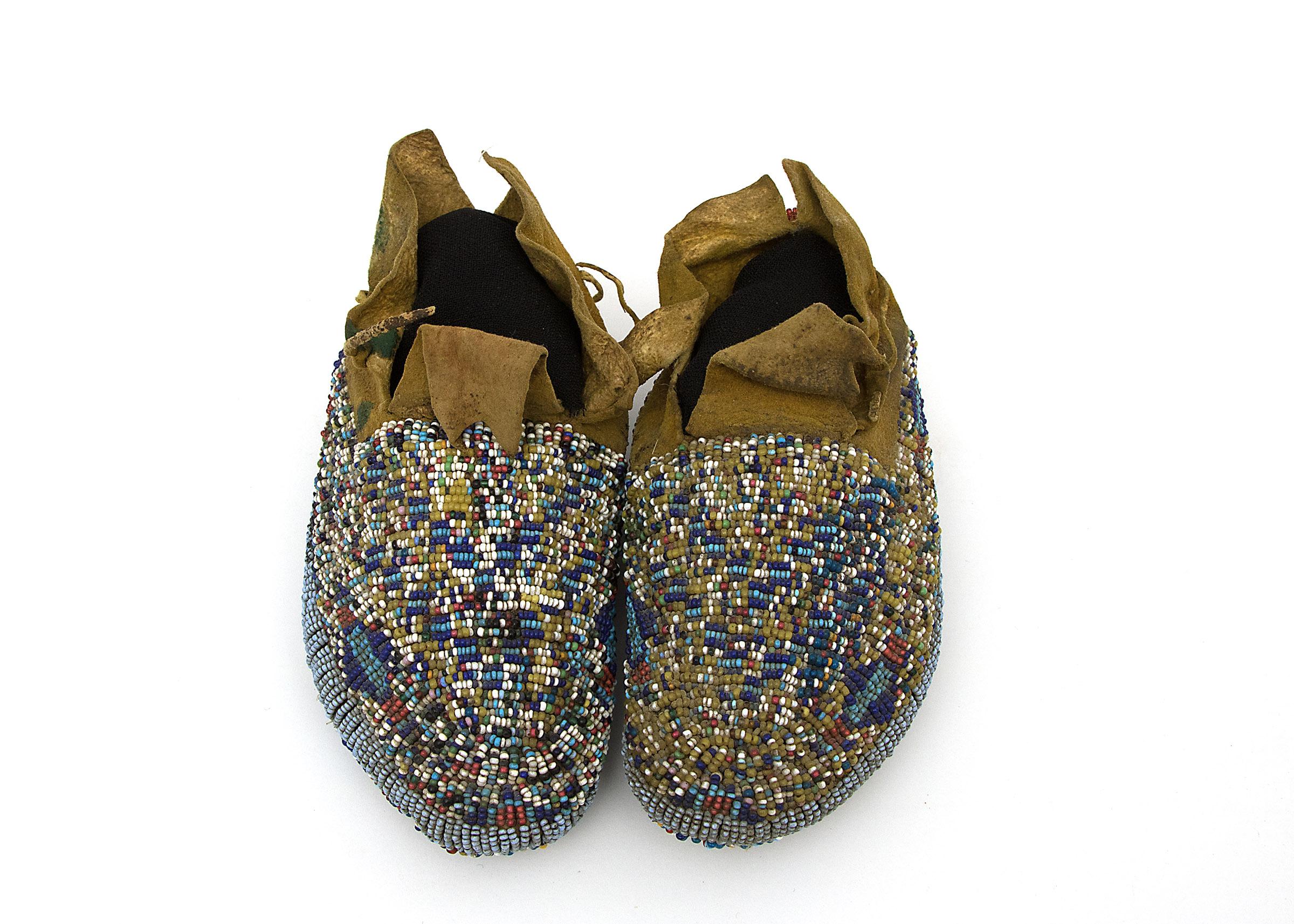 Antique Native American Childs Ceremonial Beaded Moccasins, Cheyenne, circa 1900 In Good Condition In Denver, CO