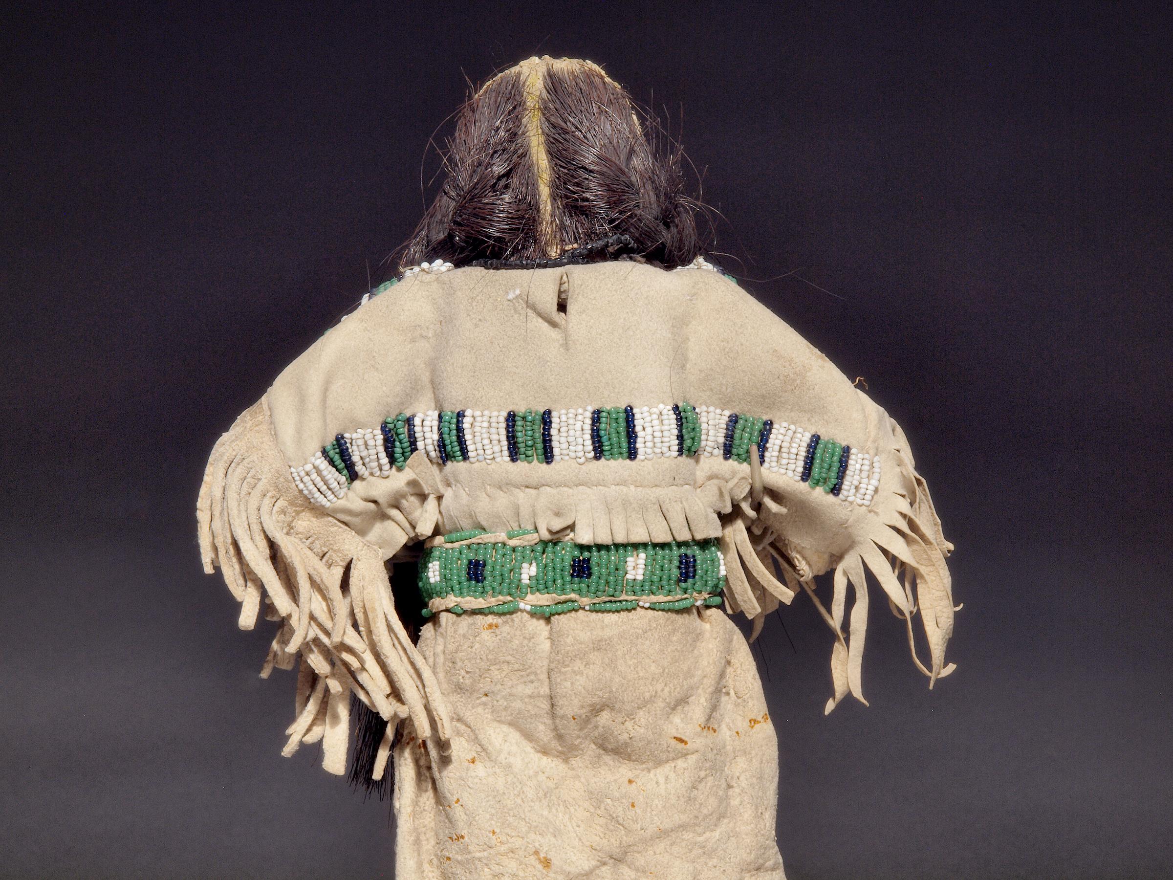 Antique Native American Doll, Sioux 'Plains Indian', 19th Century In Good Condition For Sale In Denver, CO