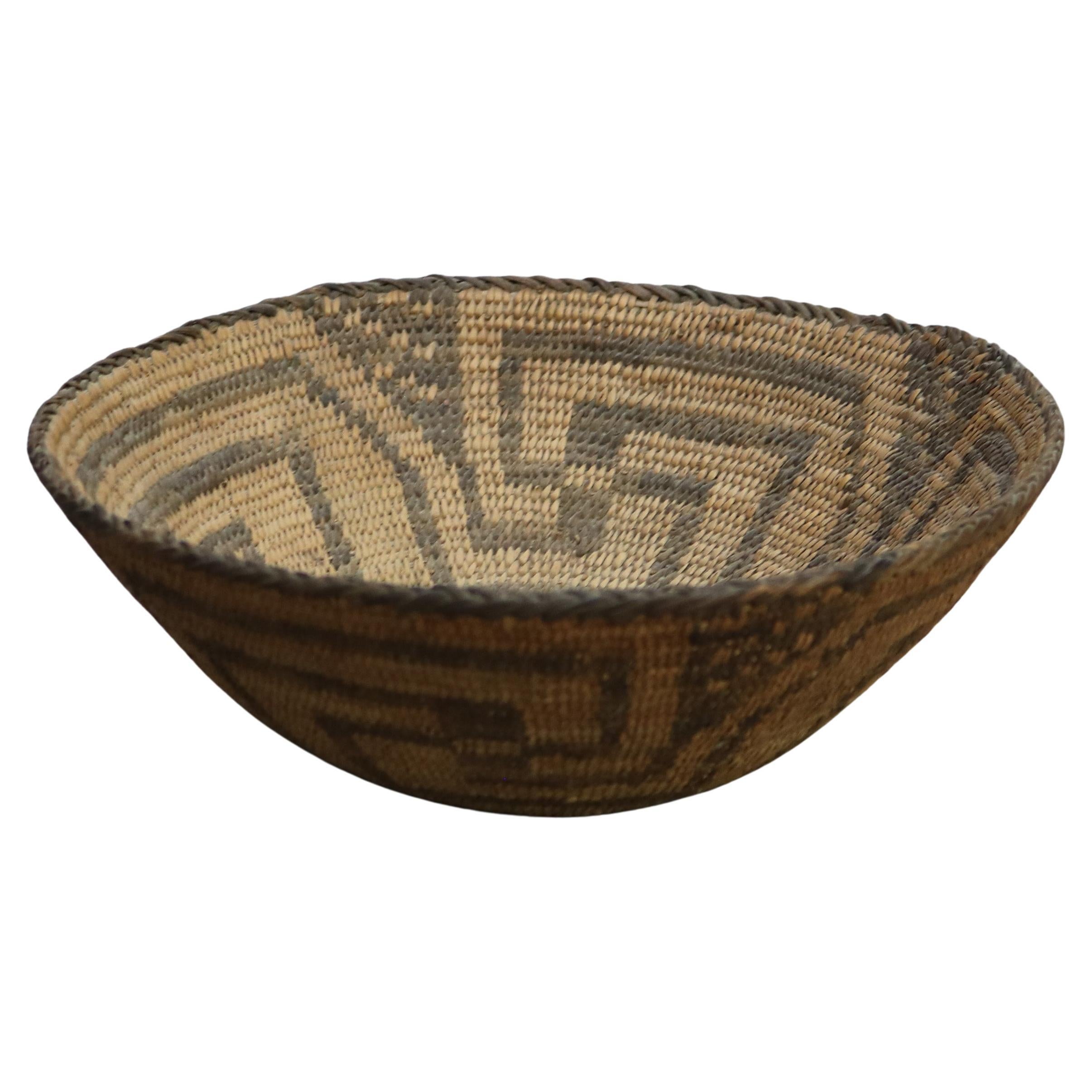 Antique Panier en roseau tressé Native American Indian Southwest Navajo C1900 en vente