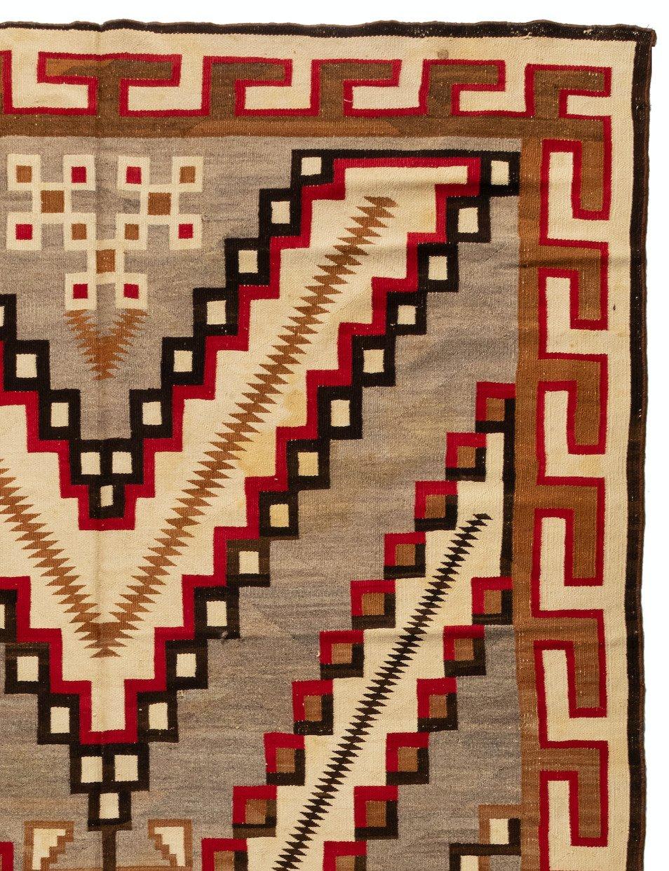 Nord-américain Grand tapis Navajo amérindien ancien géométrique gris et ivoire, vers les années 1920-1930 en vente