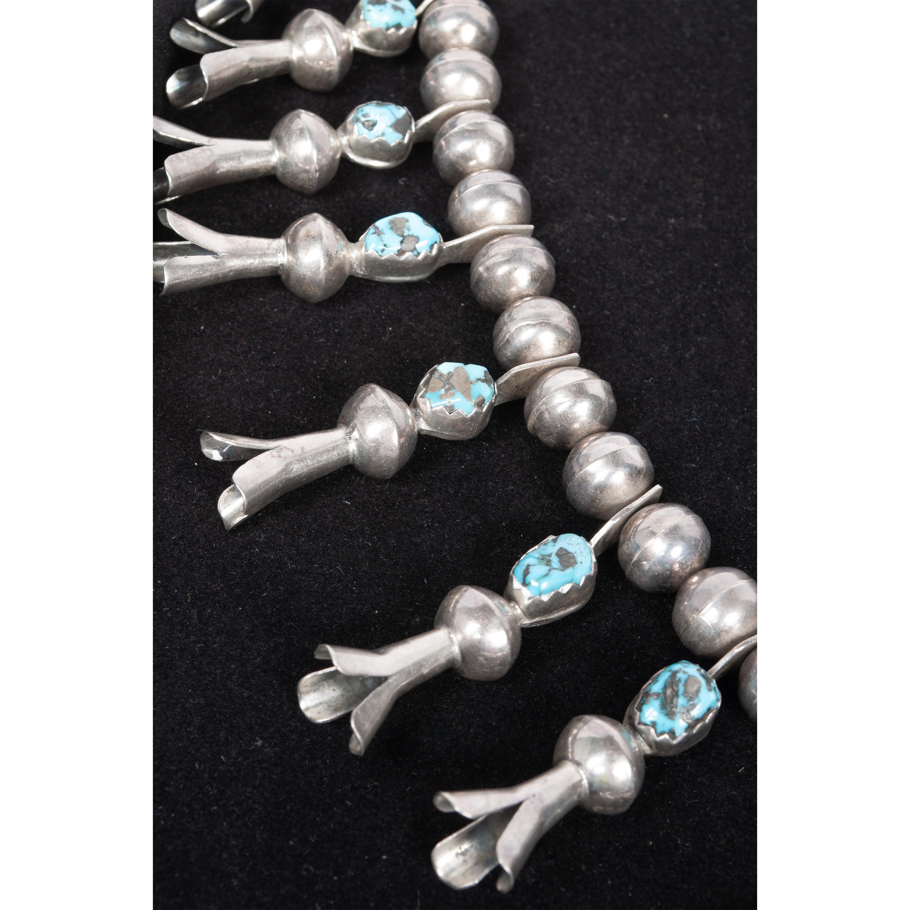 Collar antiguo Navajo nativo americano de plata de ley con flor de calabaza turquesa en Bueno estado para la venta en Portland, OR
