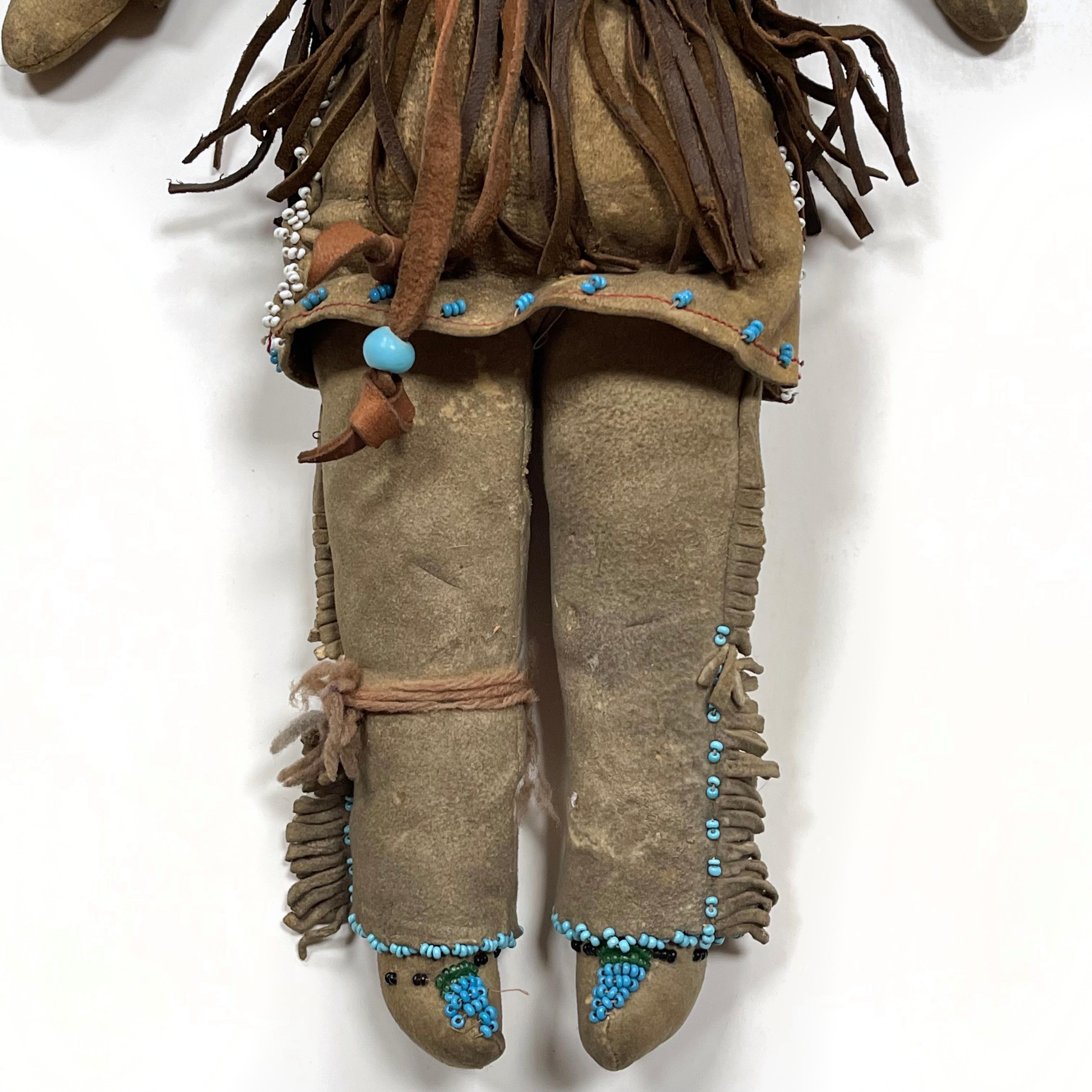 Antike indianische Puppe der amerikanischen Ureinwohner Plains im Zustand „Gut“ im Angebot in Highland, IN
