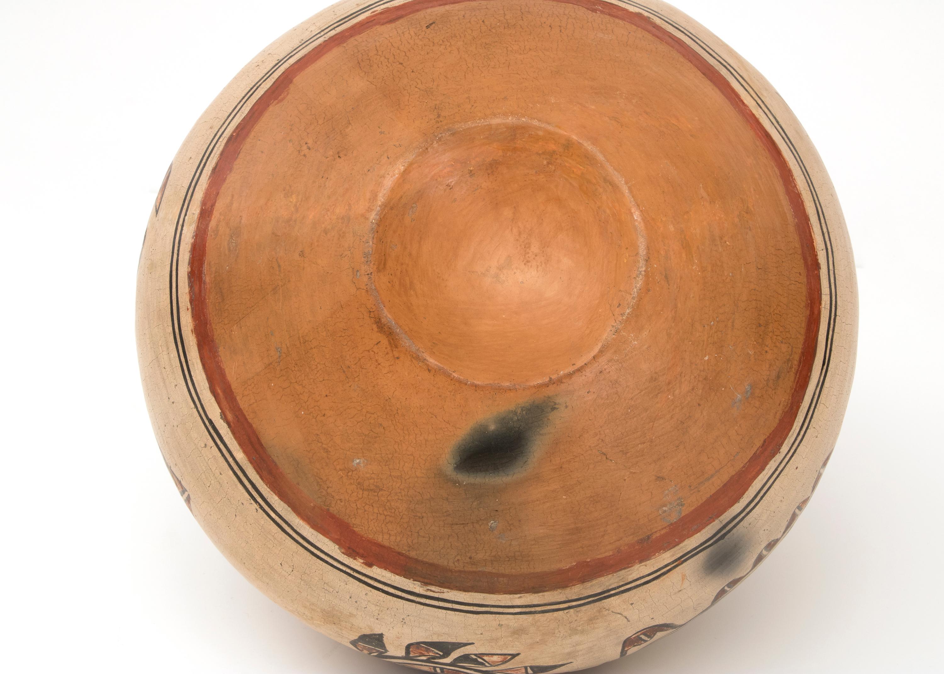 Antique Native American Pottery Jar, San Ildefonso Pueblo, 19th Century For Sale 2