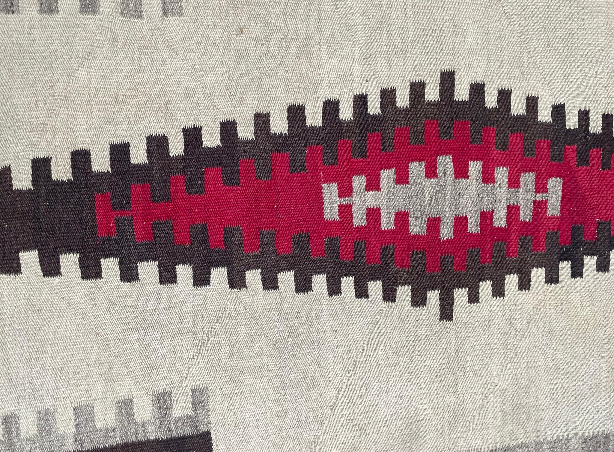 20th Century Antique Native American Rug Navajo, Two Gray Hills  For Sale