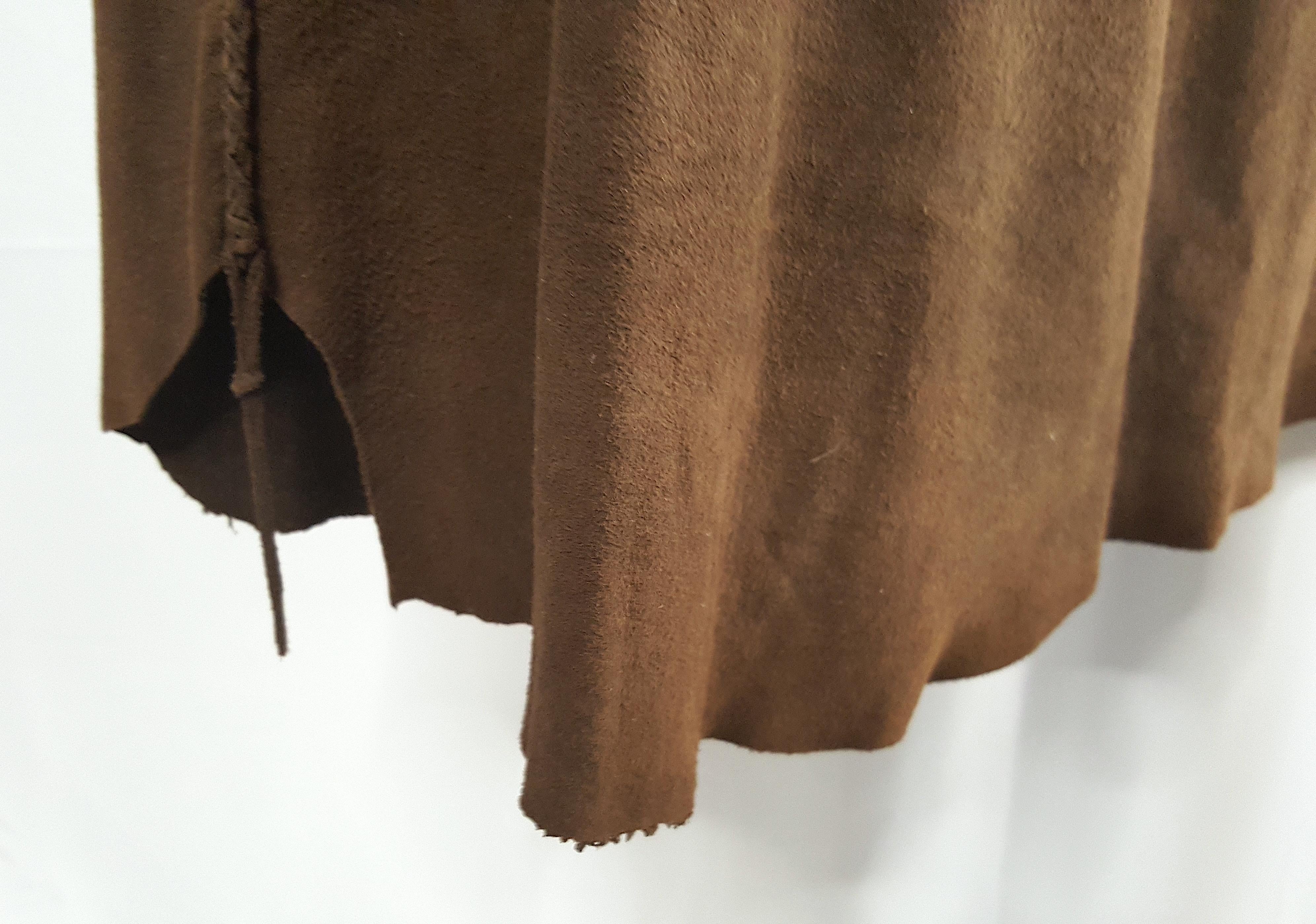 Antiquities cuir amérindienTressesCourroiesEncolure Robe sans manches en peau en vente 3