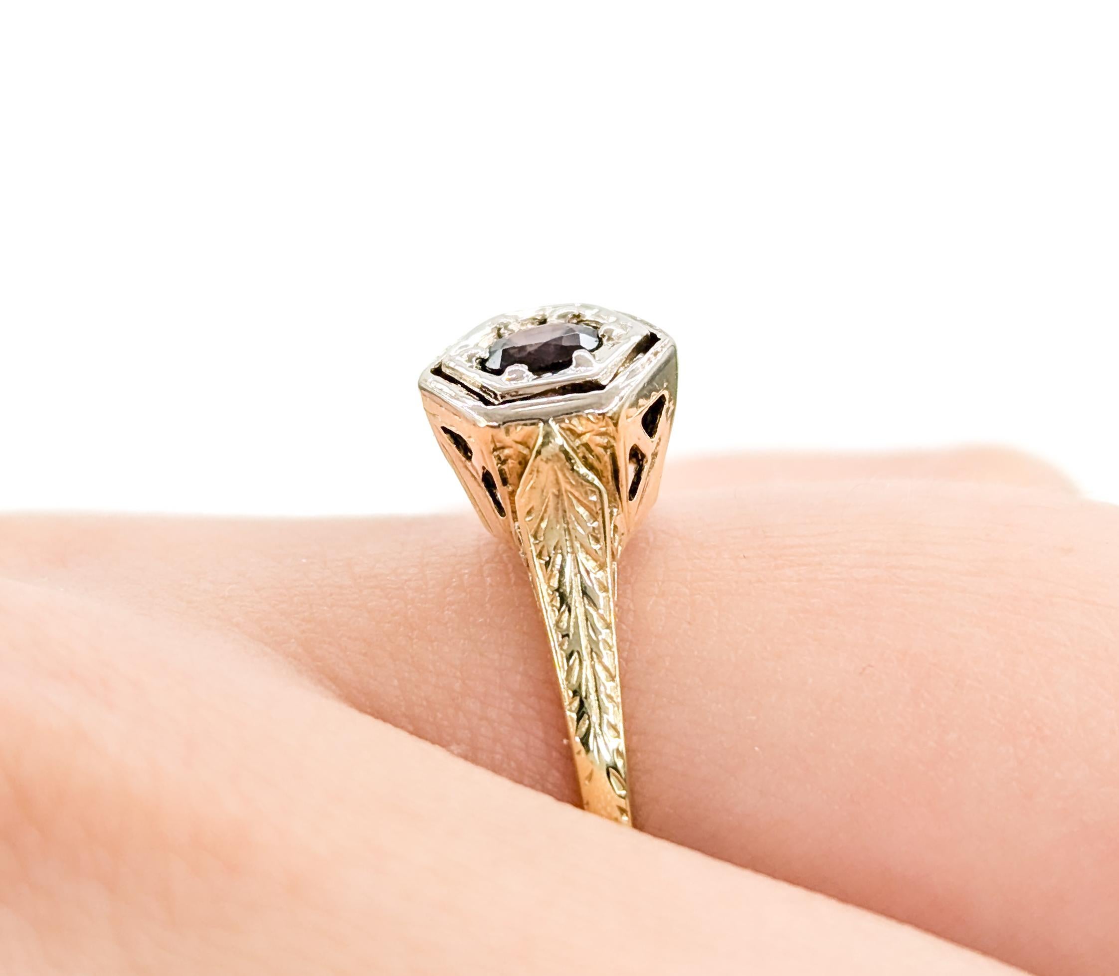 Oval Cut Antique Natural Alexandrite Ring in Yellow Gold For Sale