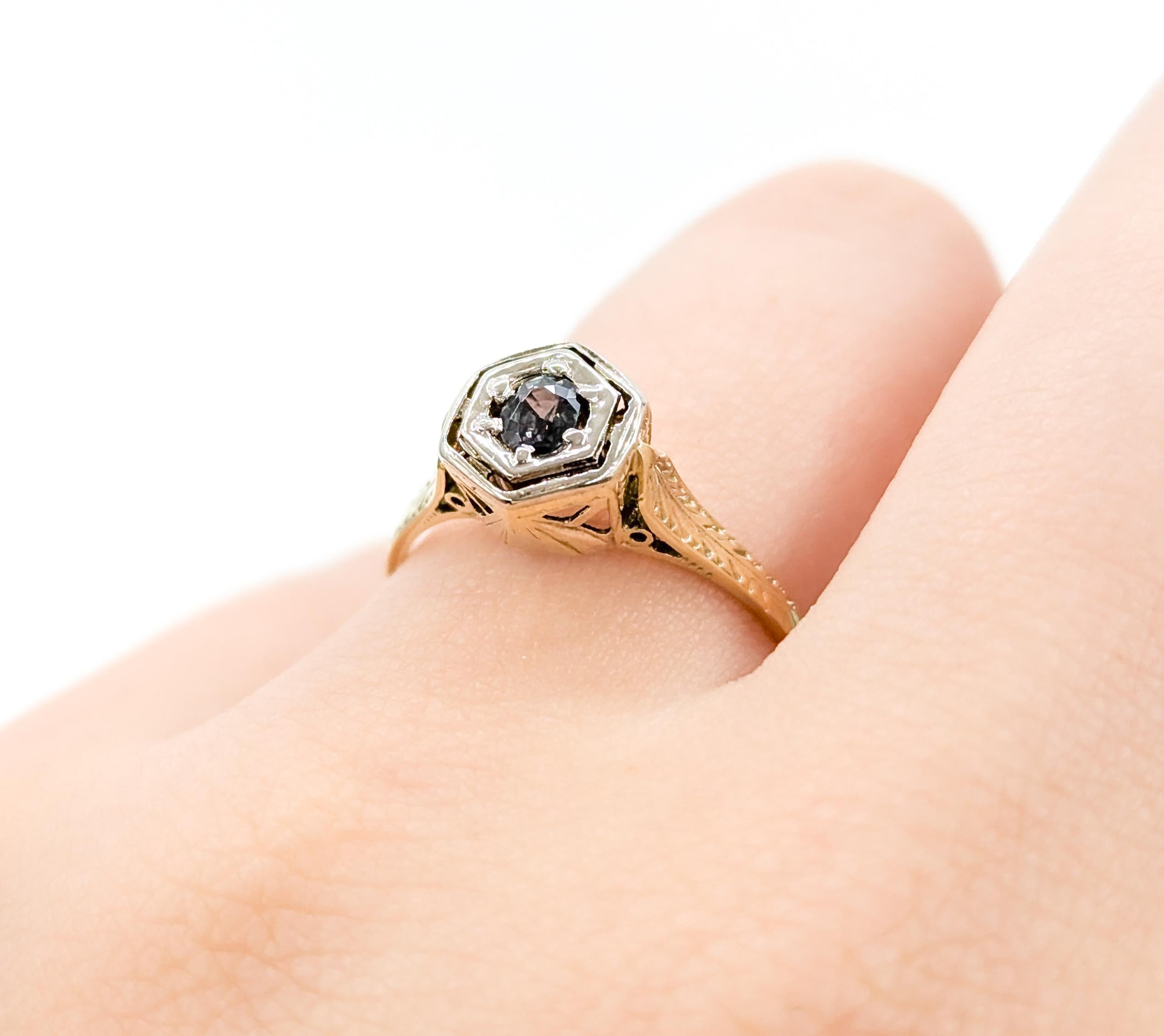 Antique Natural Alexandrite Ring in Yellow Gold In Excellent Condition For Sale In Bloomington, MN