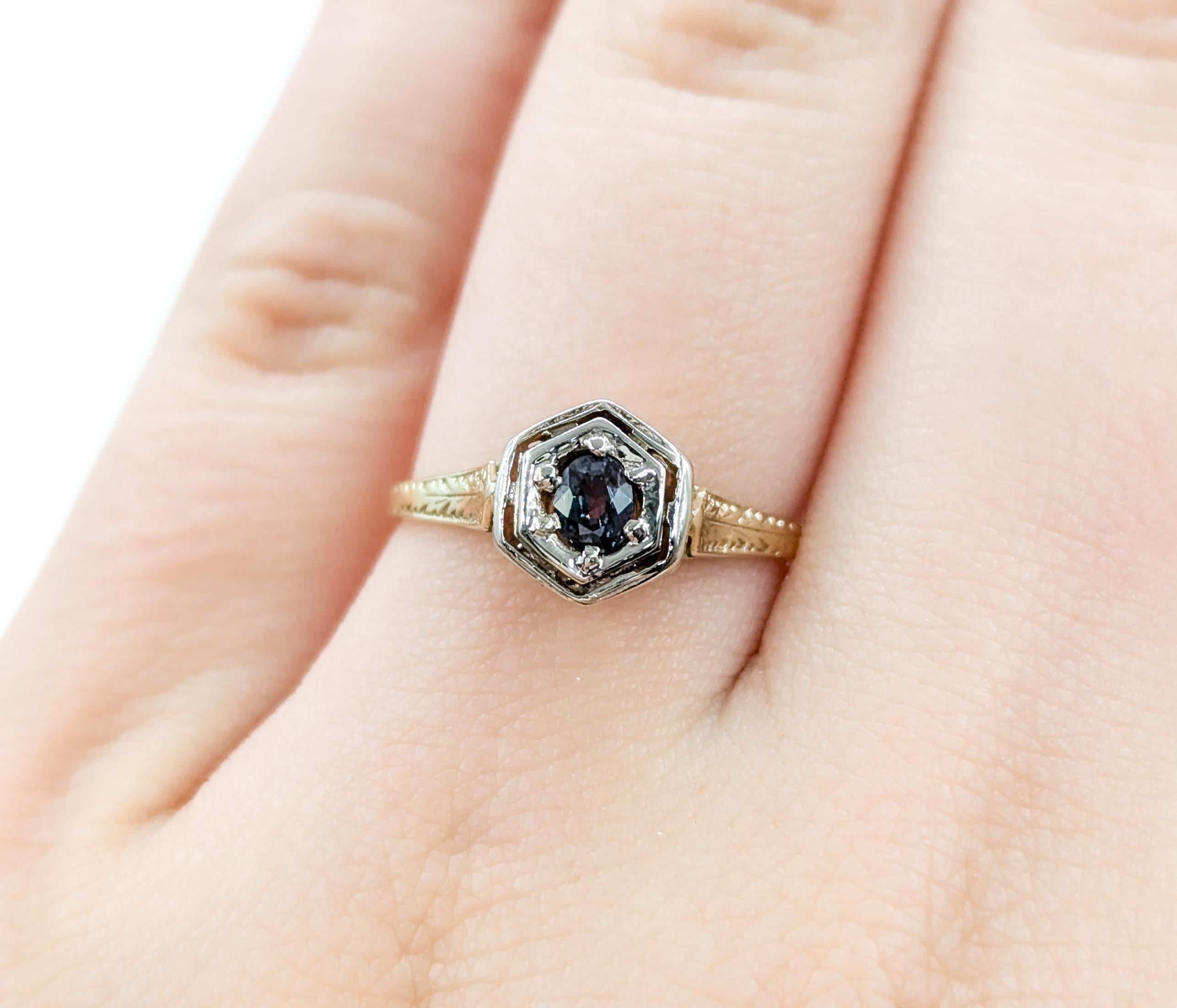 Women's Antique Natural Alexandrite Ring in Yellow Gold For Sale