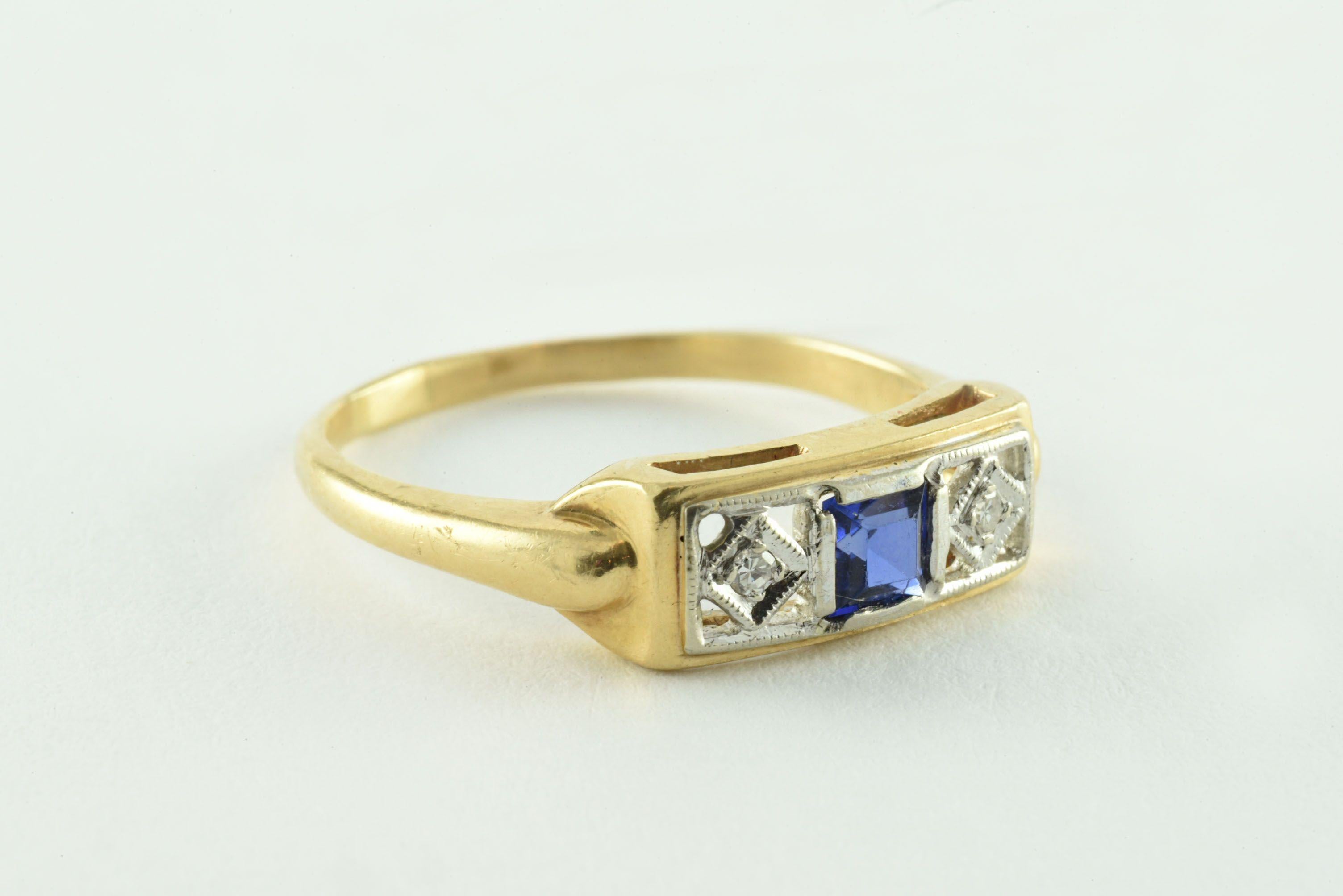 Antiker Ring mit natürlichem blauem Saphir und Diamant Damen im Angebot