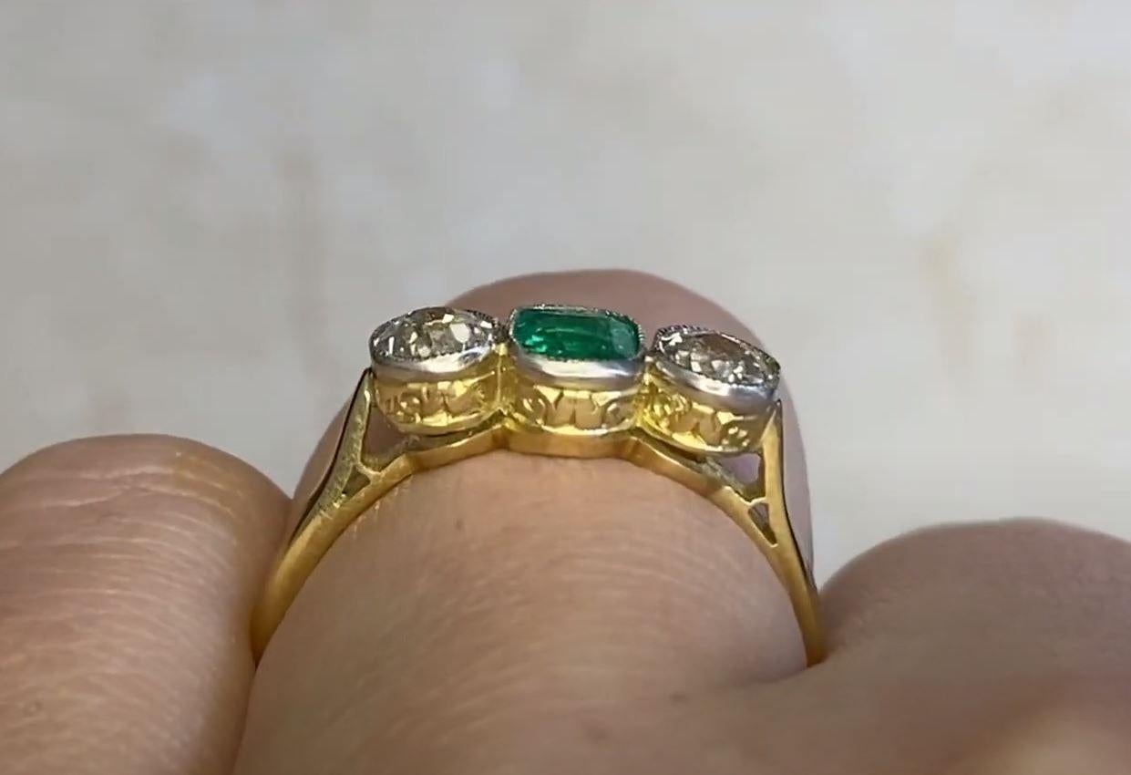 Antique Natural Emerald & Diamond Engagement Ring, 18k Yellow Gold & Platinum For Sale 2