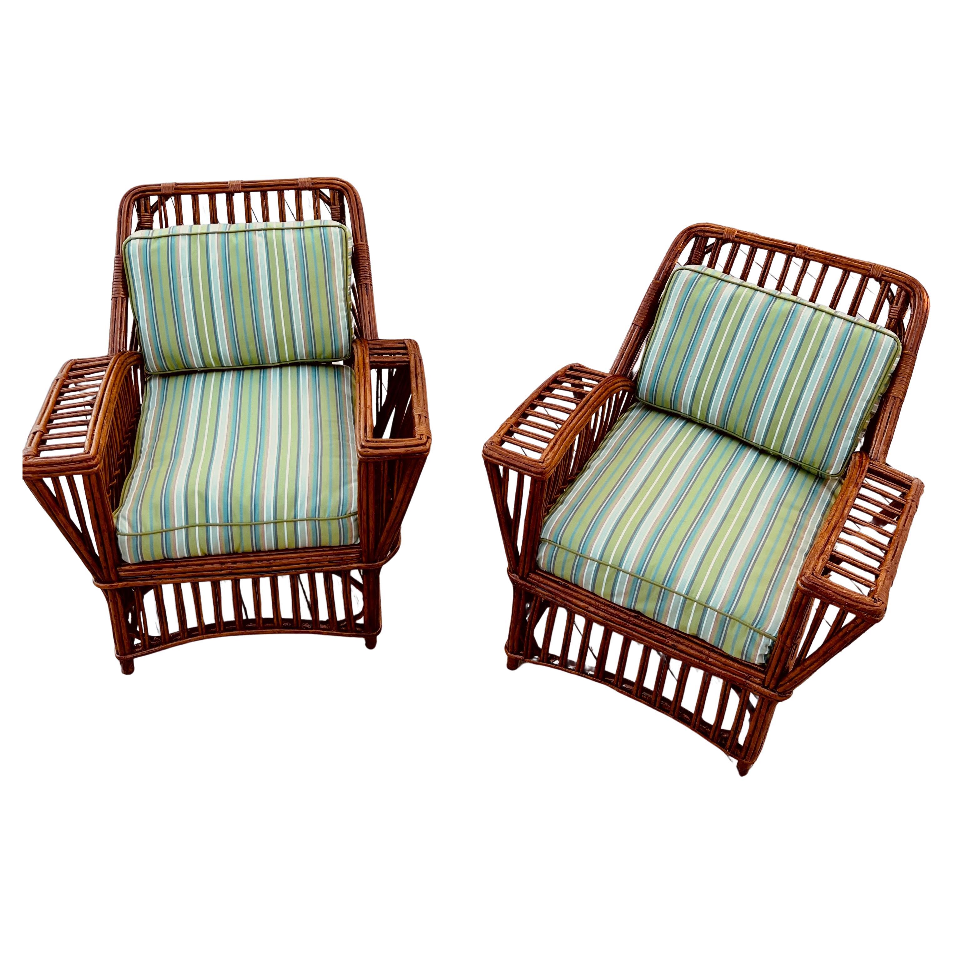 What is the difference between poly rattan and rattan?