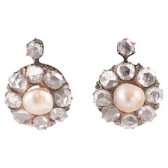 Boucles d'oreilles anciennes en perles naturelles et diamants