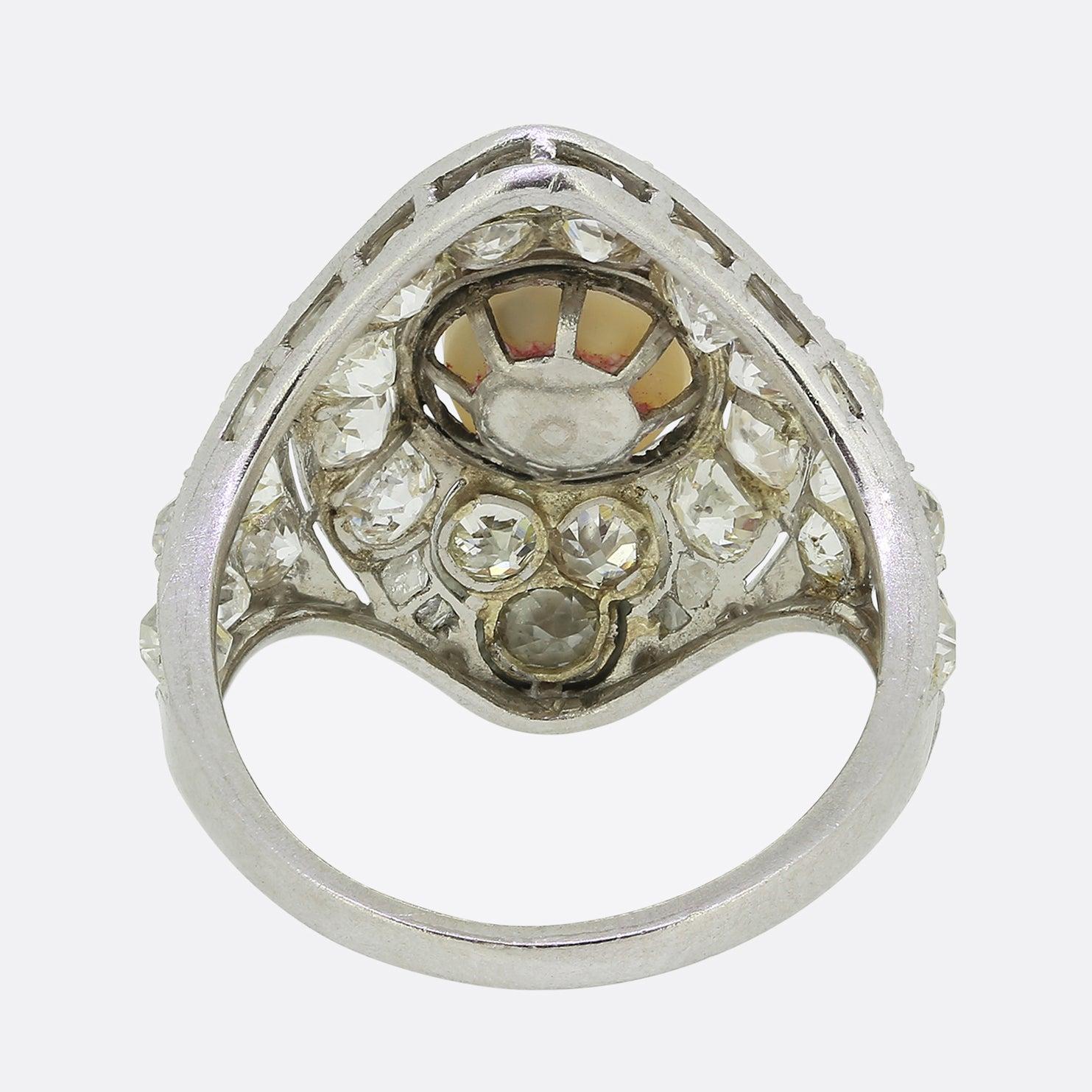 Anello antico con perle naturali e diamanti a grappolo In condizioni buone in vendita a London, GB