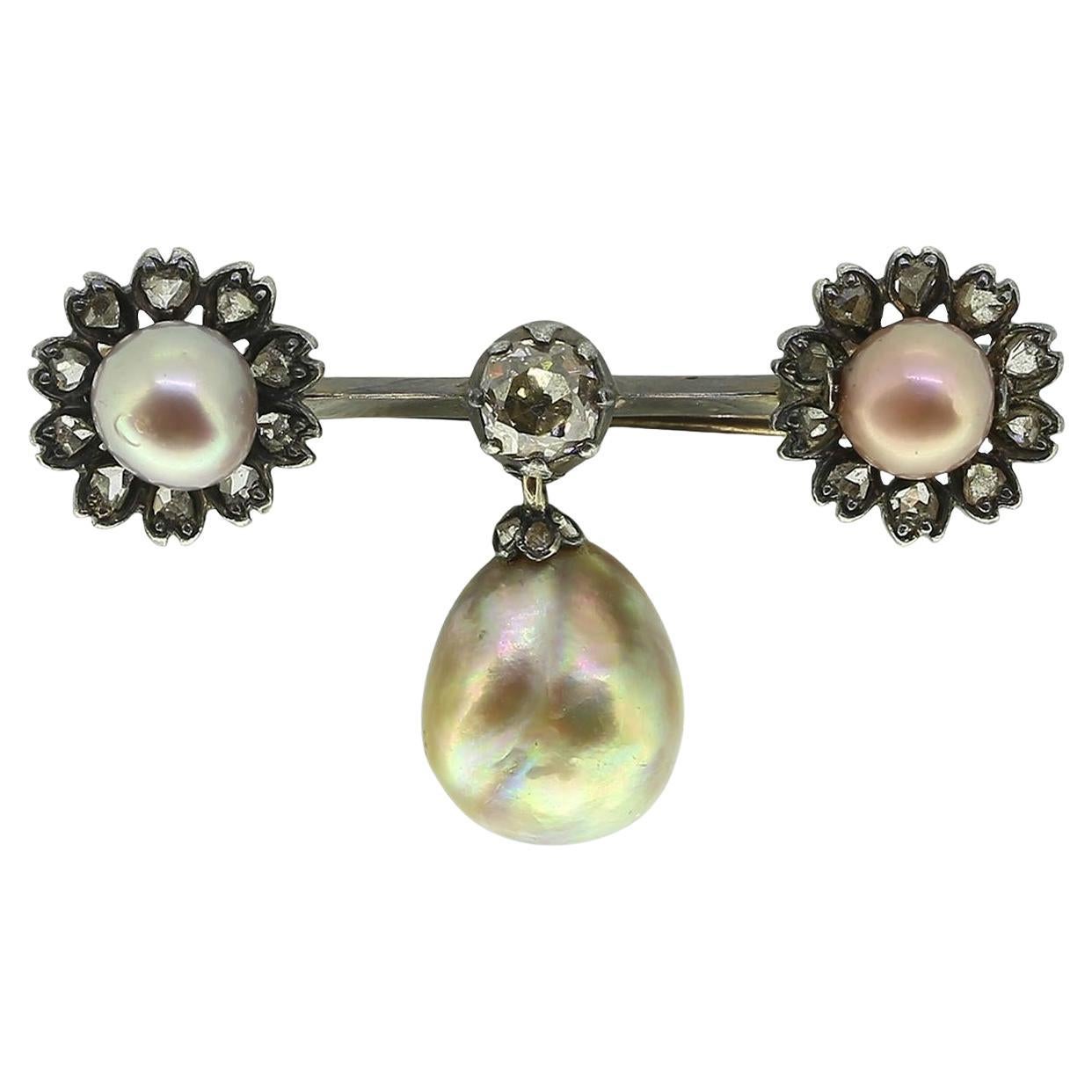 Broche antiguo de perlas naturales y diamantes con forma de gota