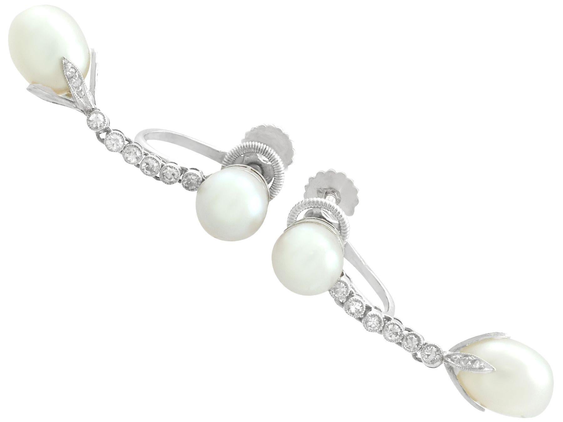 Taille ronde Boucles d'oreilles pendantes en platine avec perles naturelles et diamants antiques en vente